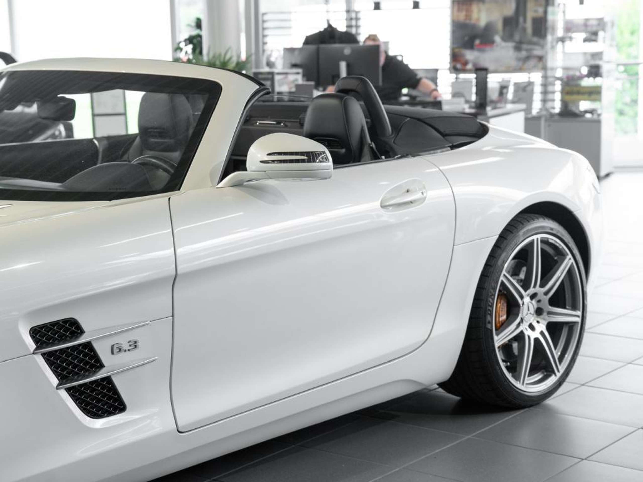 Mercedes-Benz - SLS