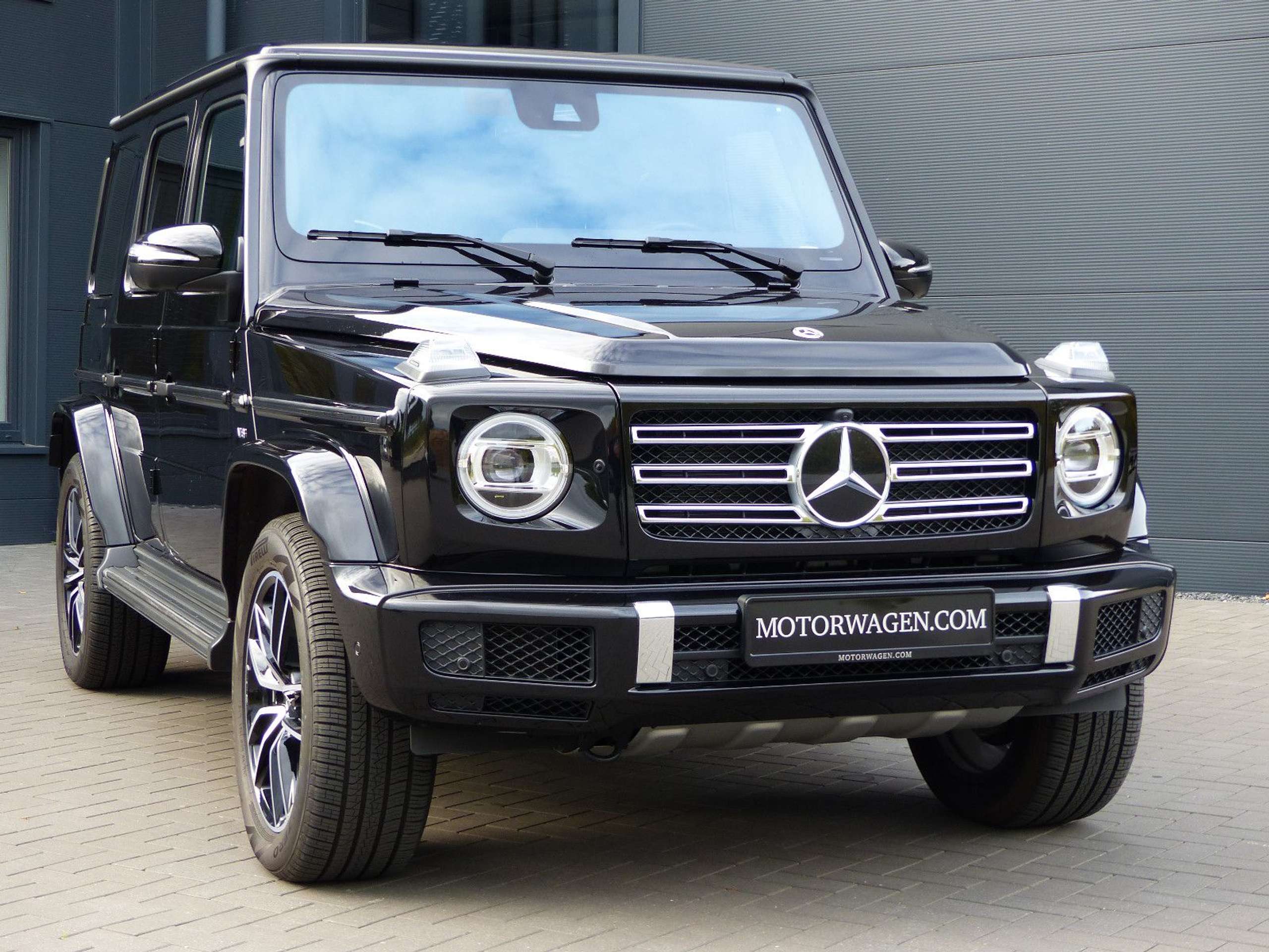 Mercedes-Benz - G 500