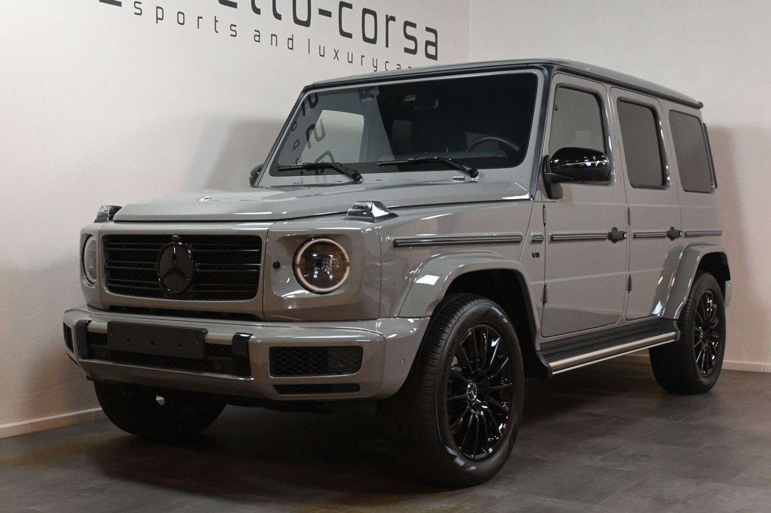 Mercedes-Benz - G 500