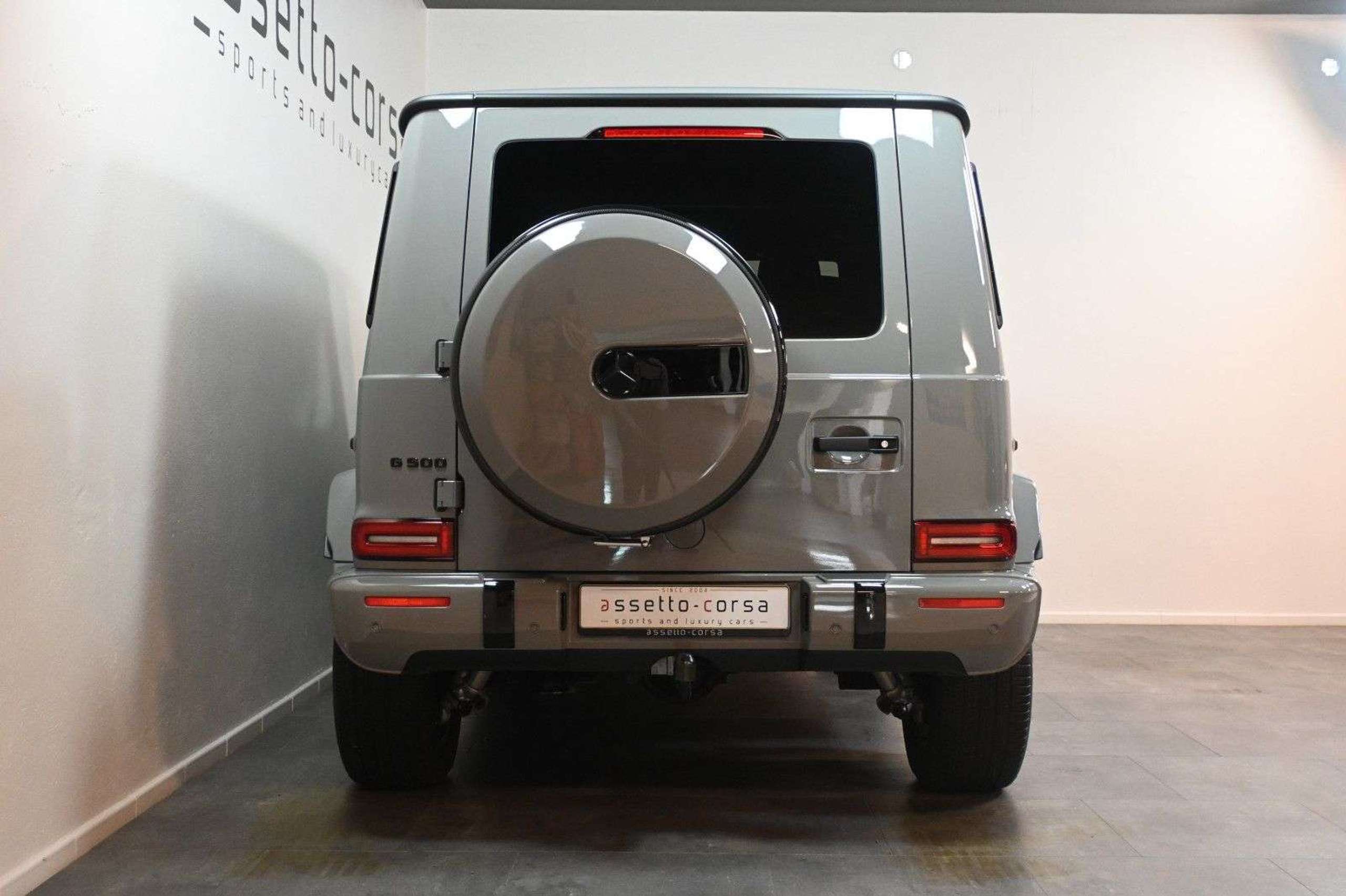 Mercedes-Benz - G 500