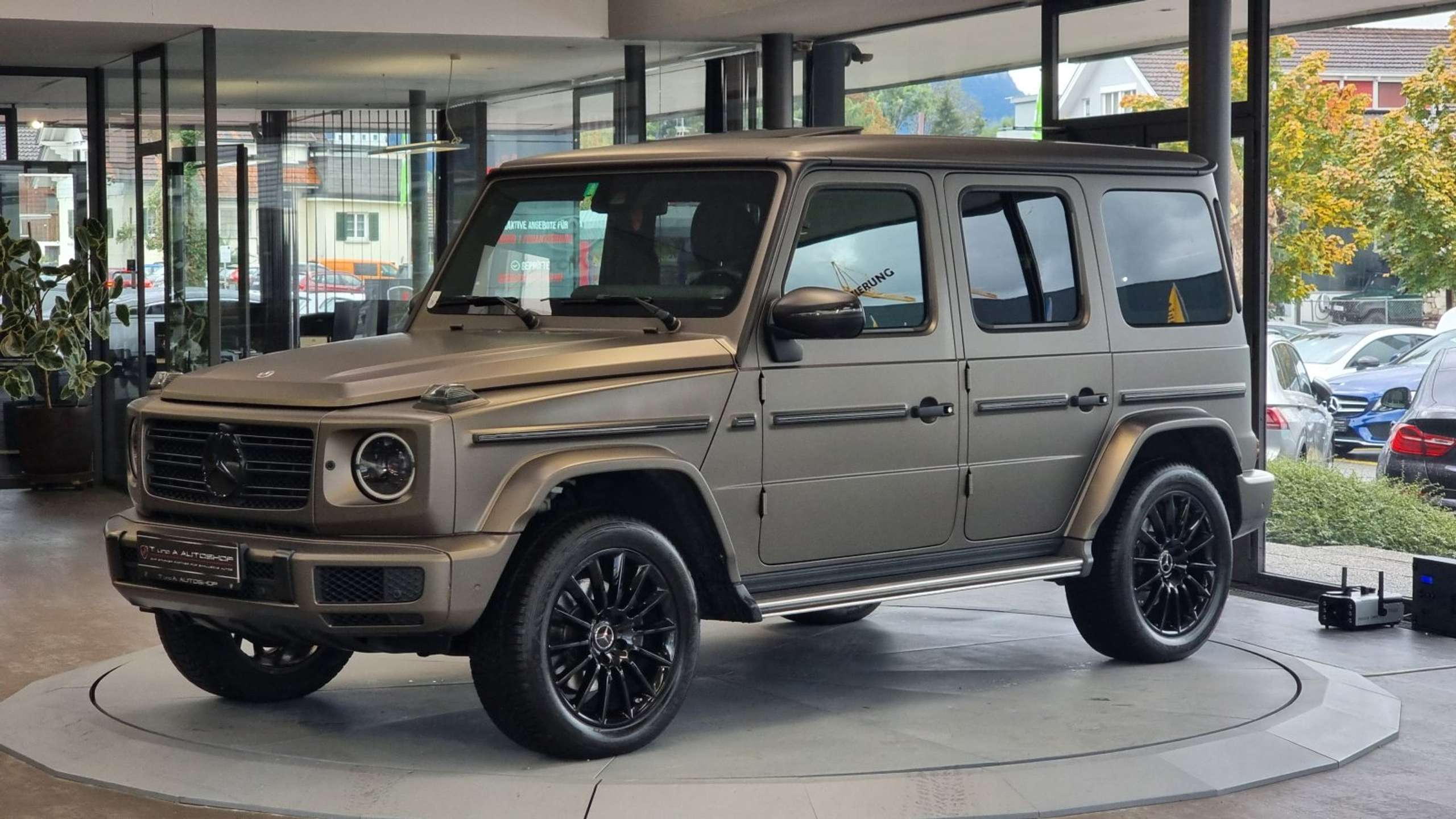 Mercedes-Benz - G 400