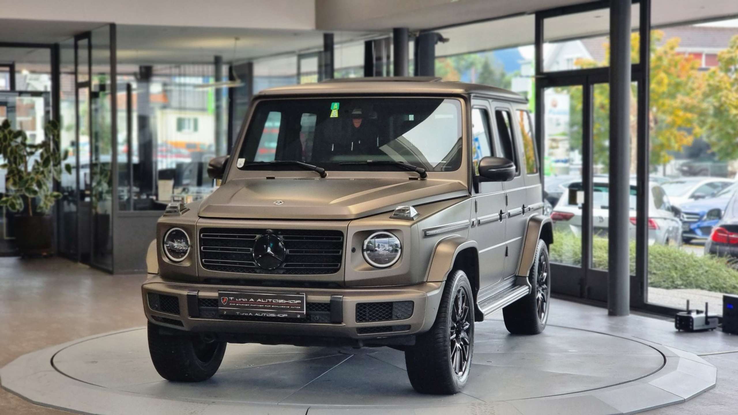 Mercedes-Benz - G 400