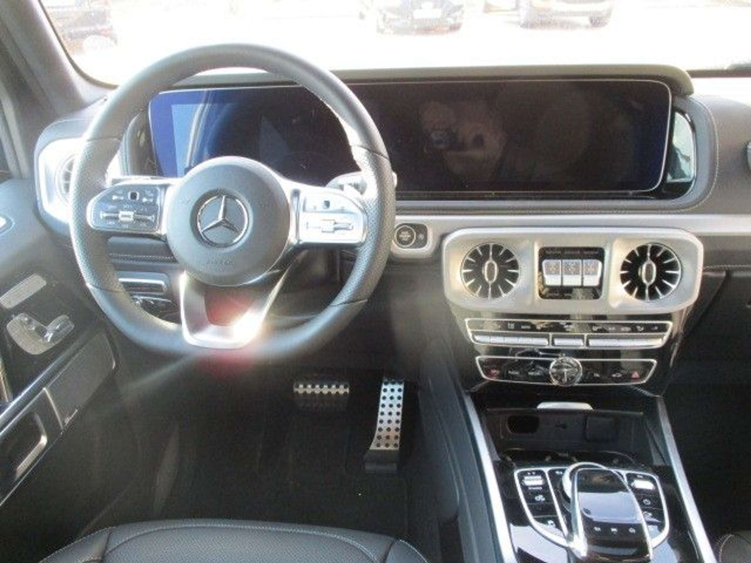 Mercedes-Benz - G 400