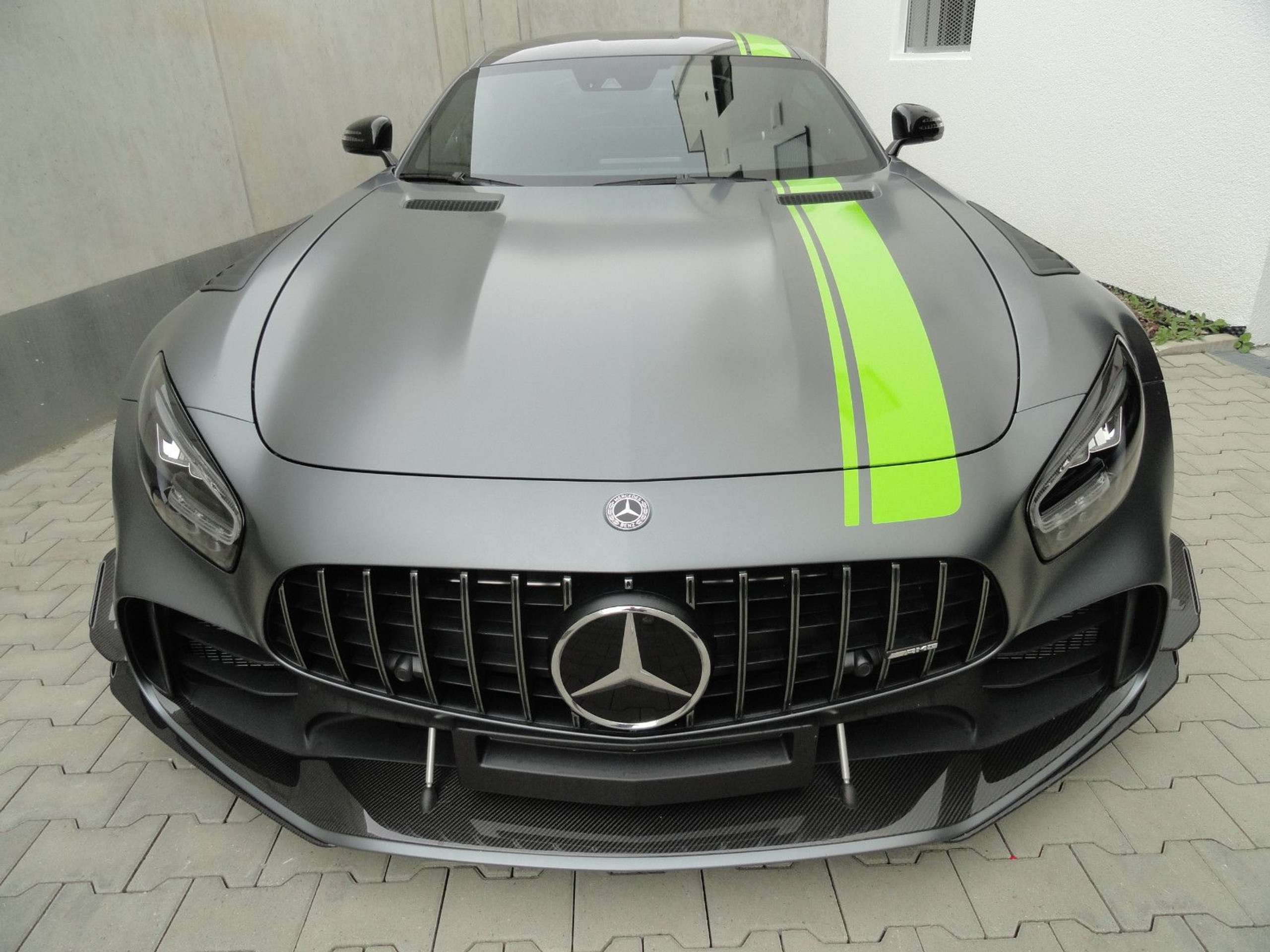 Mercedes-Benz - AMG GT