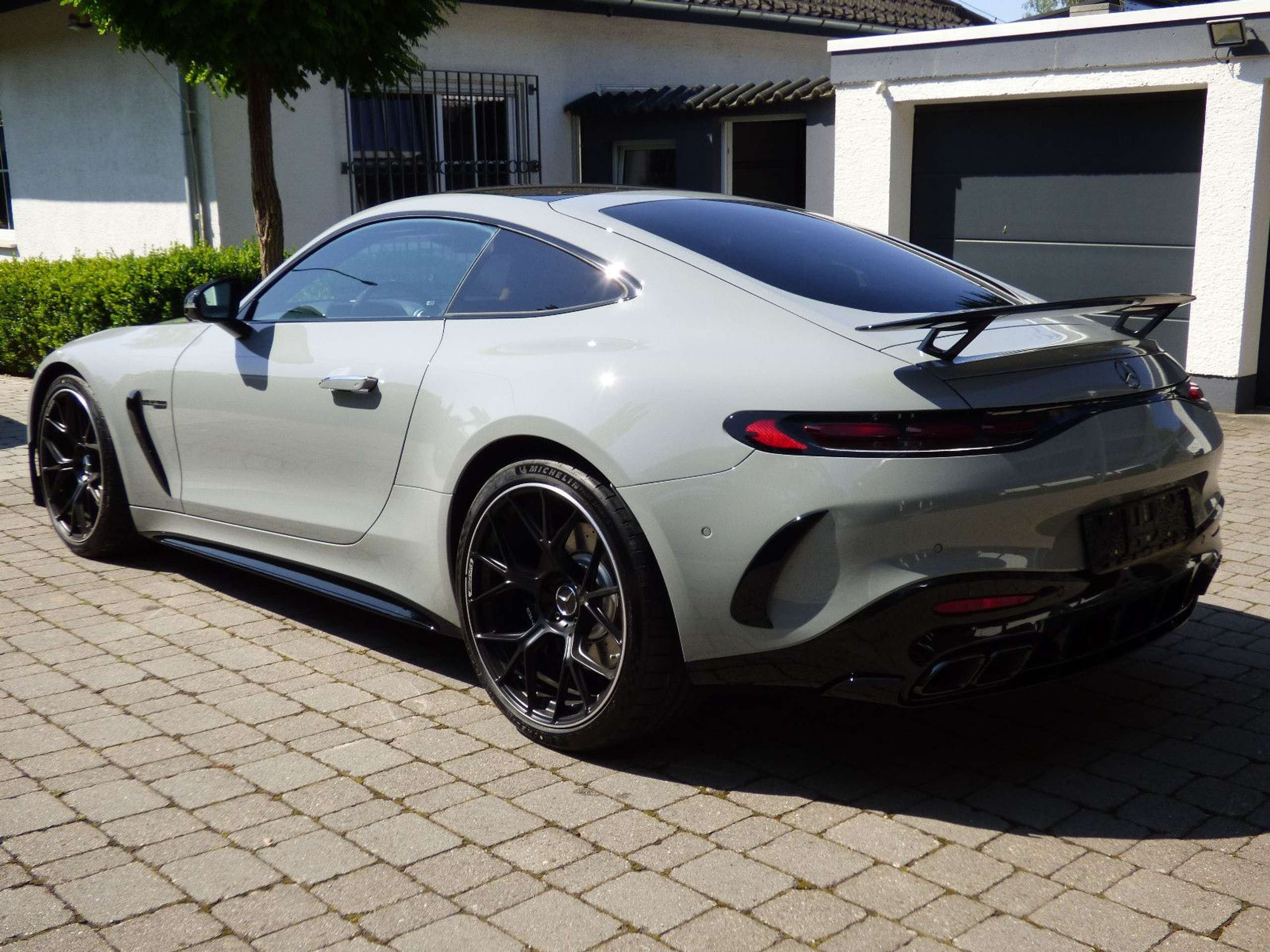 Mercedes-Benz - AMG GT