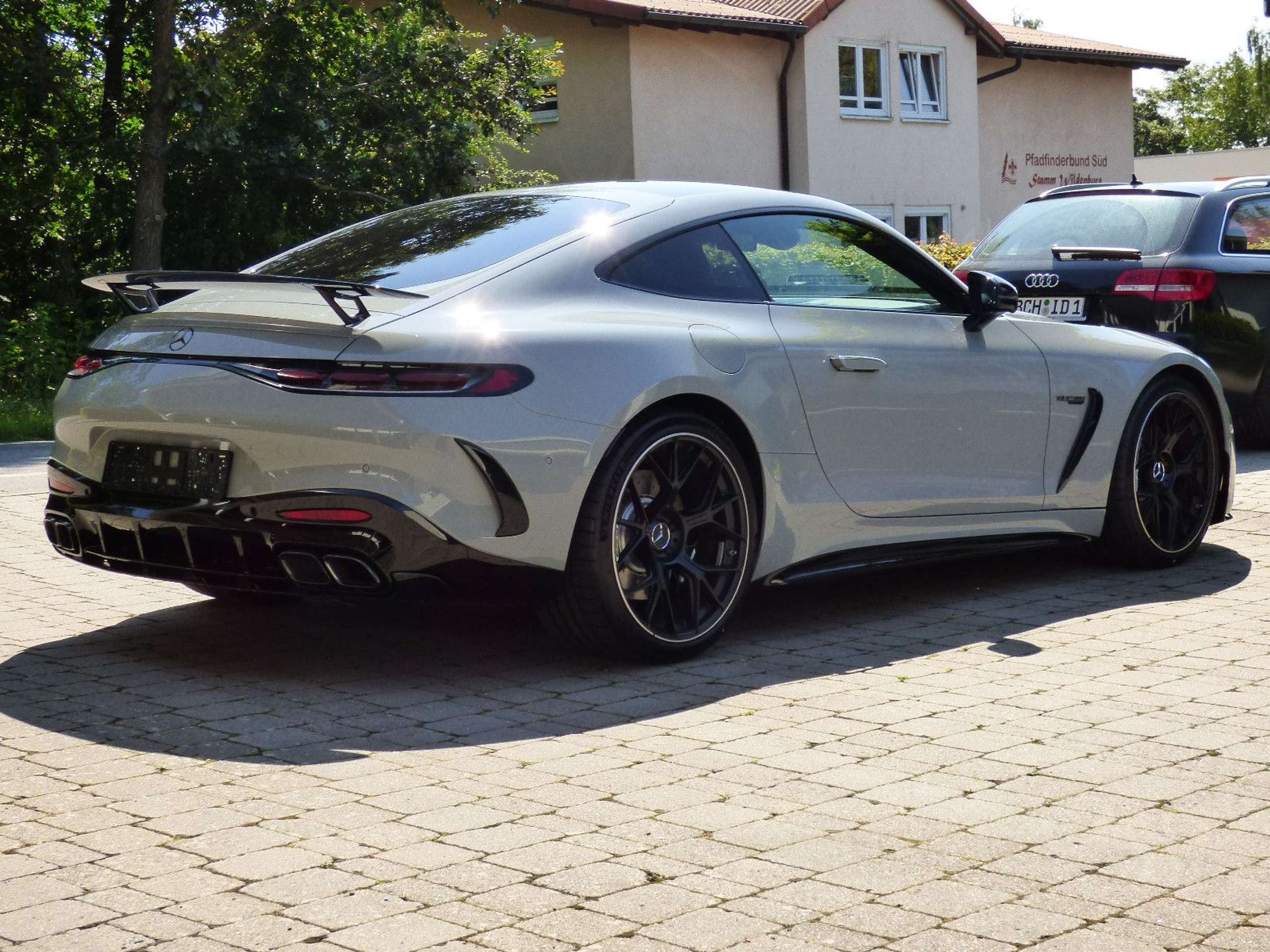 Mercedes-Benz - AMG GT