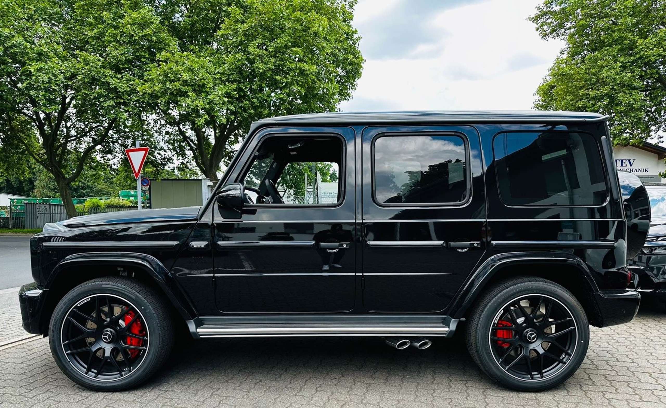 Mercedes-Benz - G 63 AMG