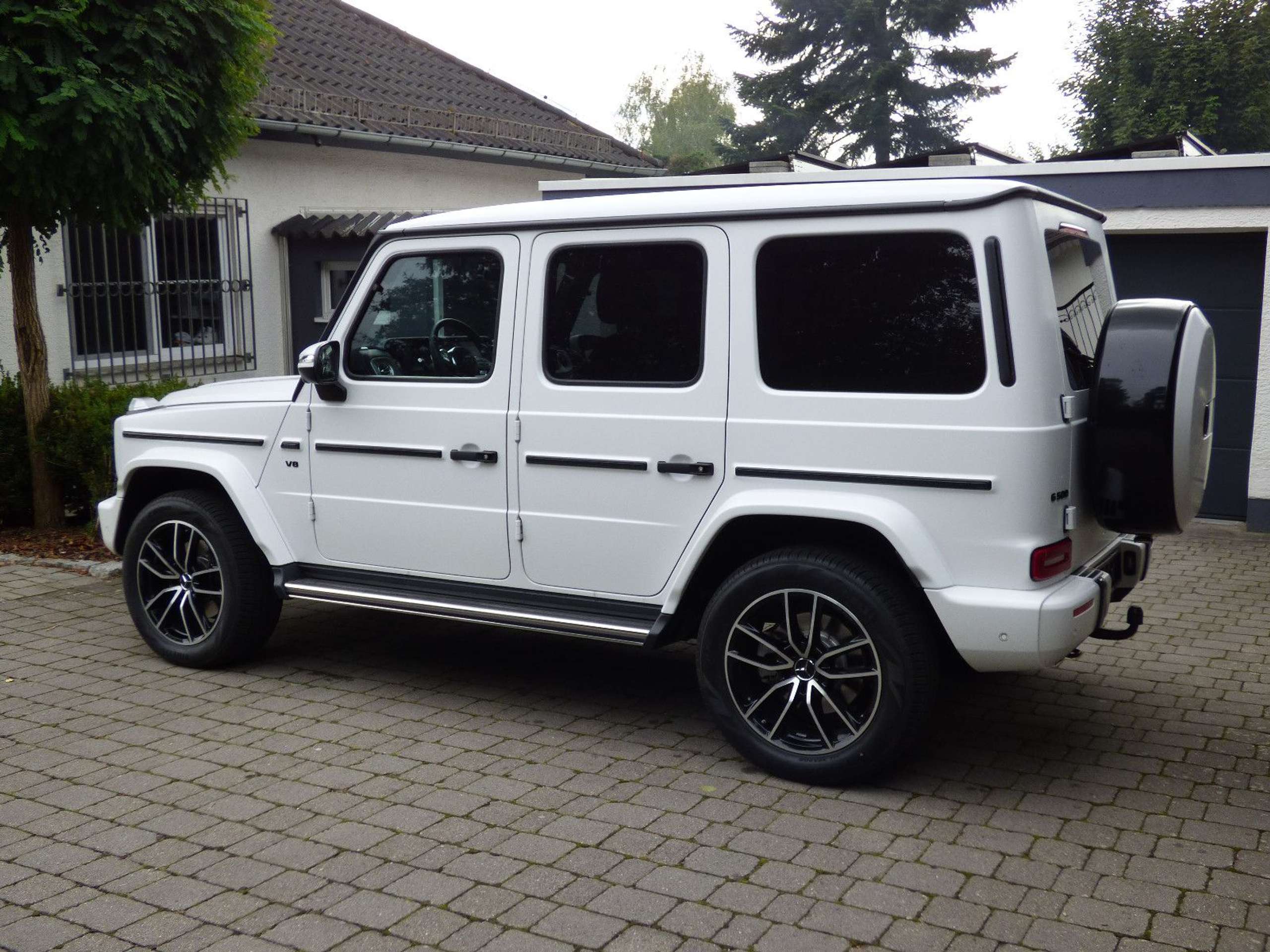 Mercedes-Benz - G 500