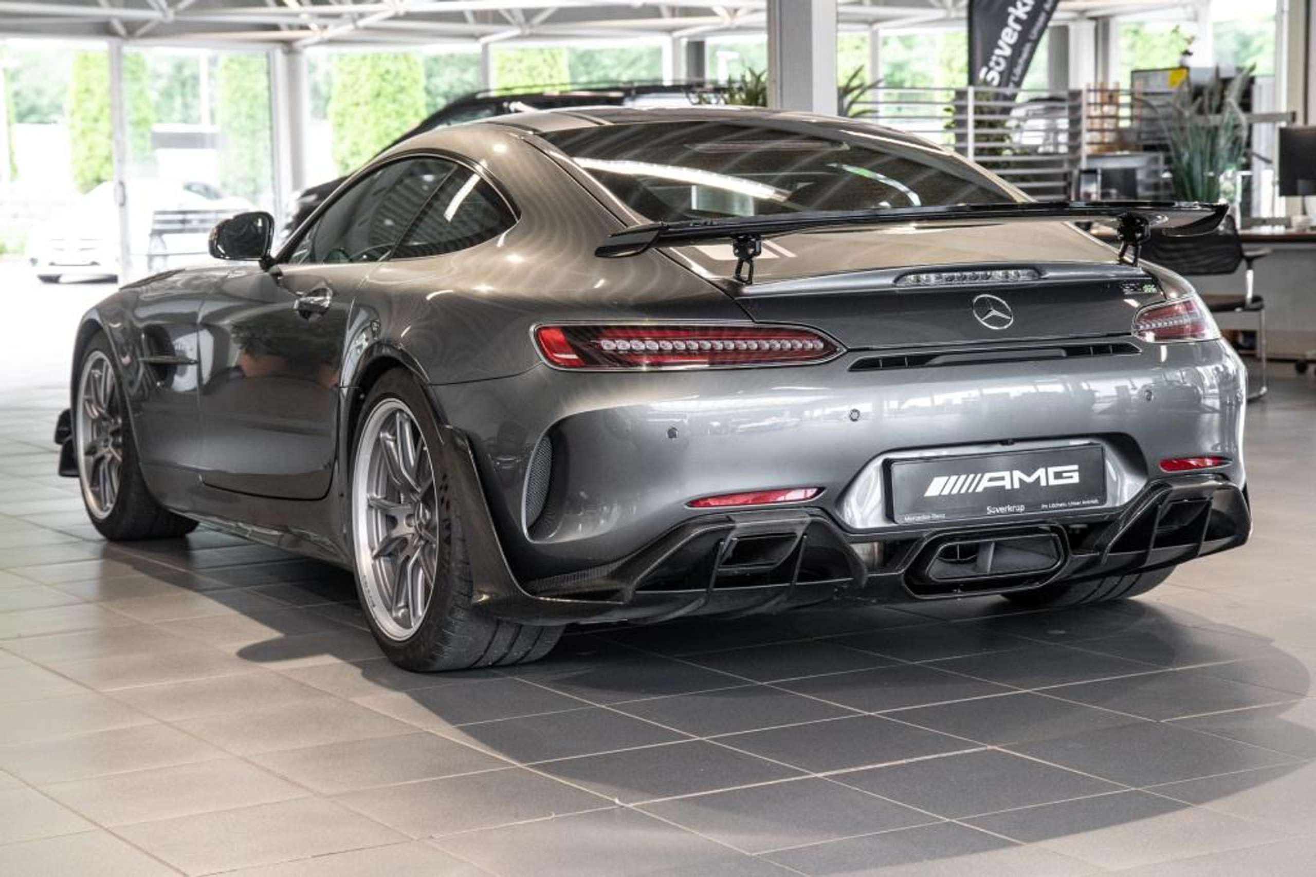 Mercedes-Benz - AMG GT