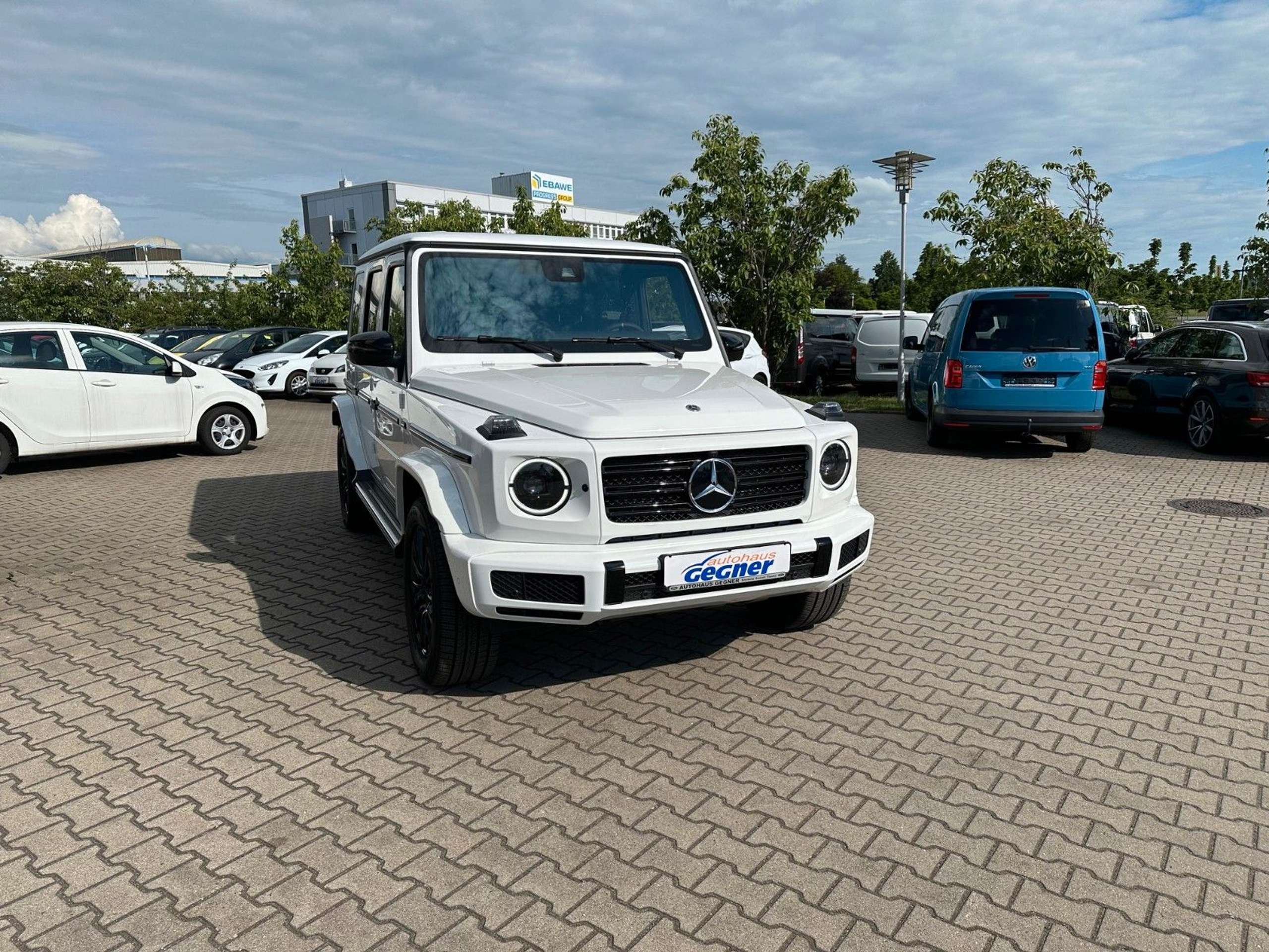 Mercedes-Benz - G 400