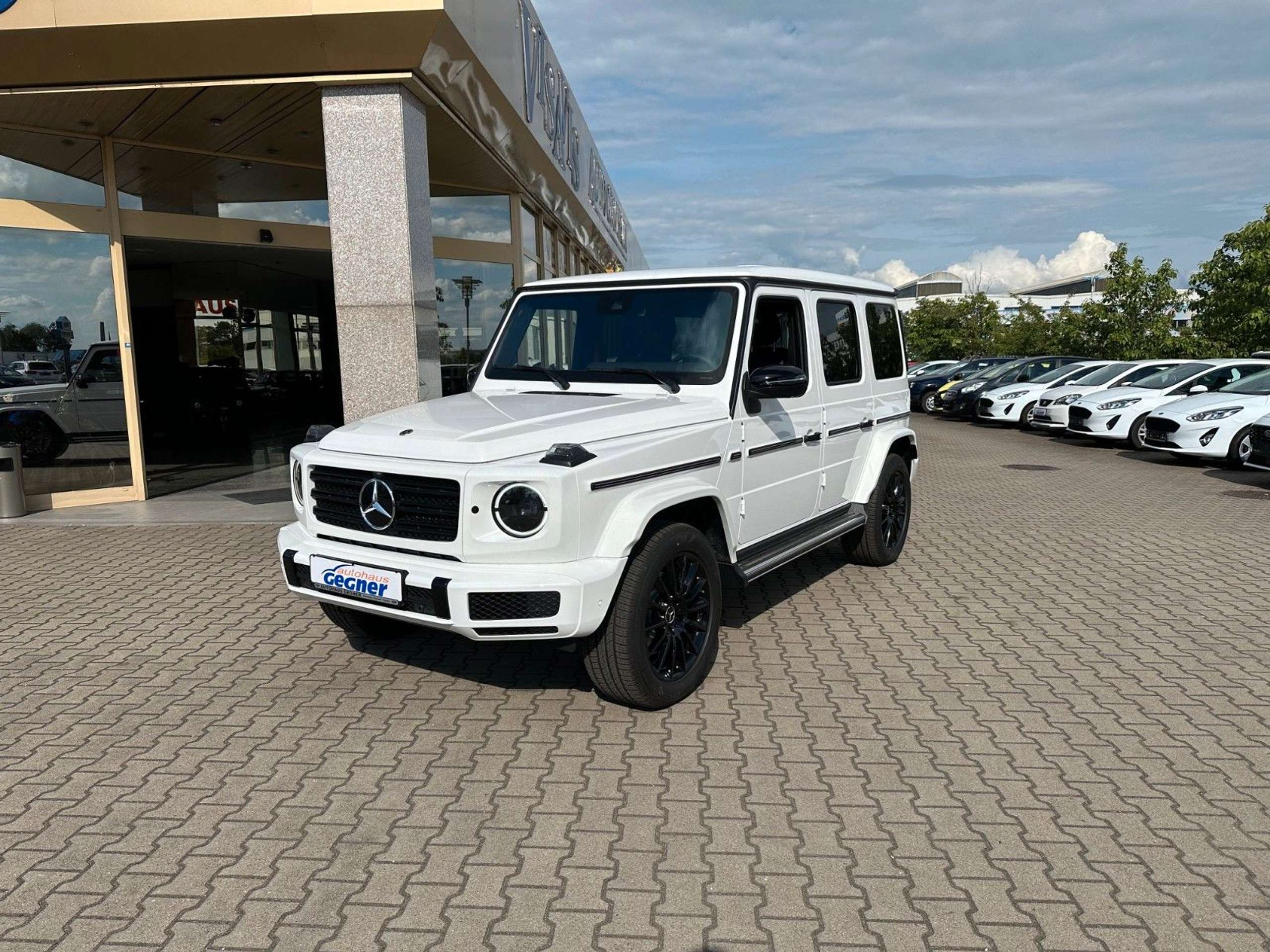 Mercedes-Benz - G 400