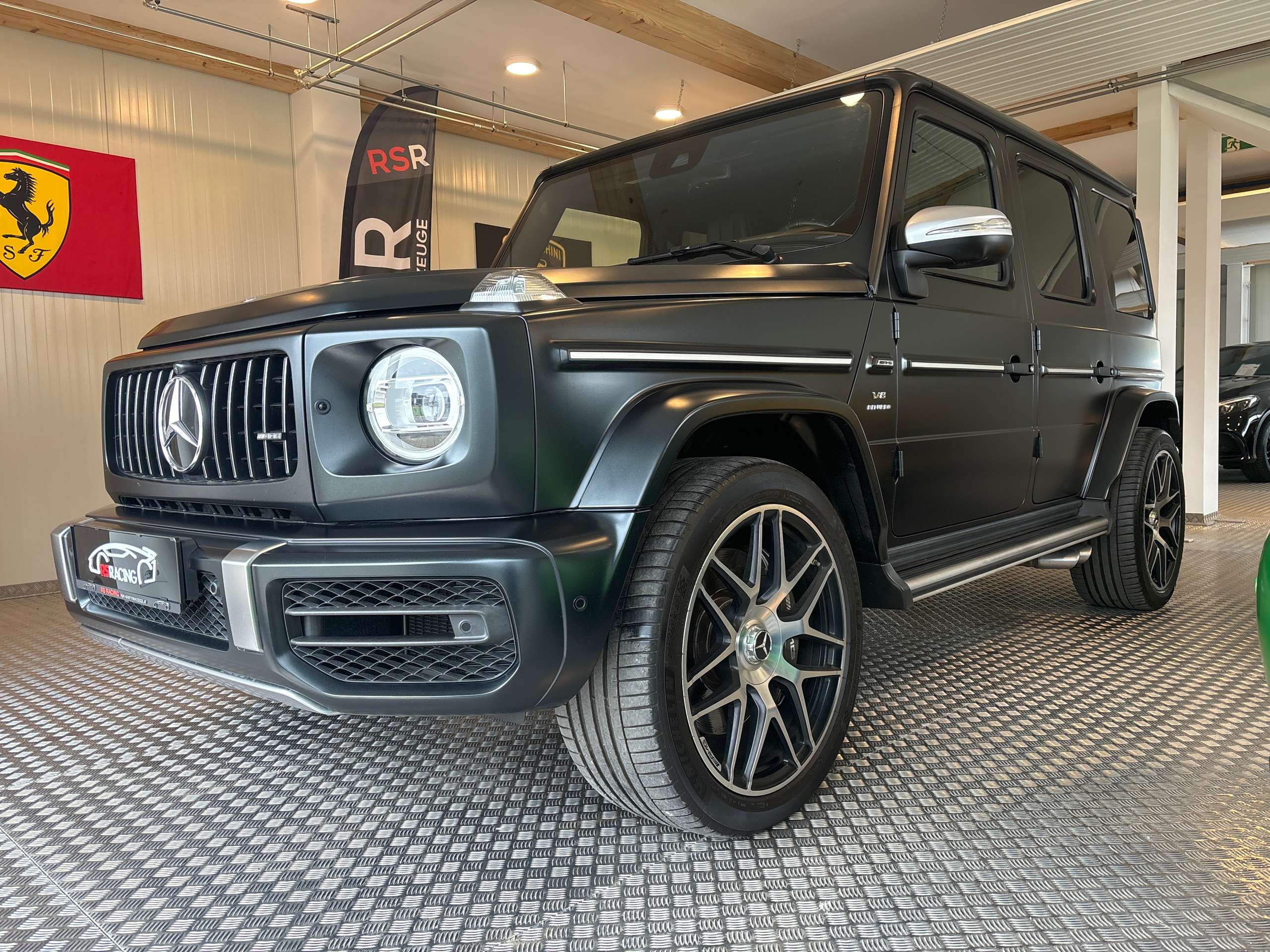 Mercedes-Benz - G 63 AMG