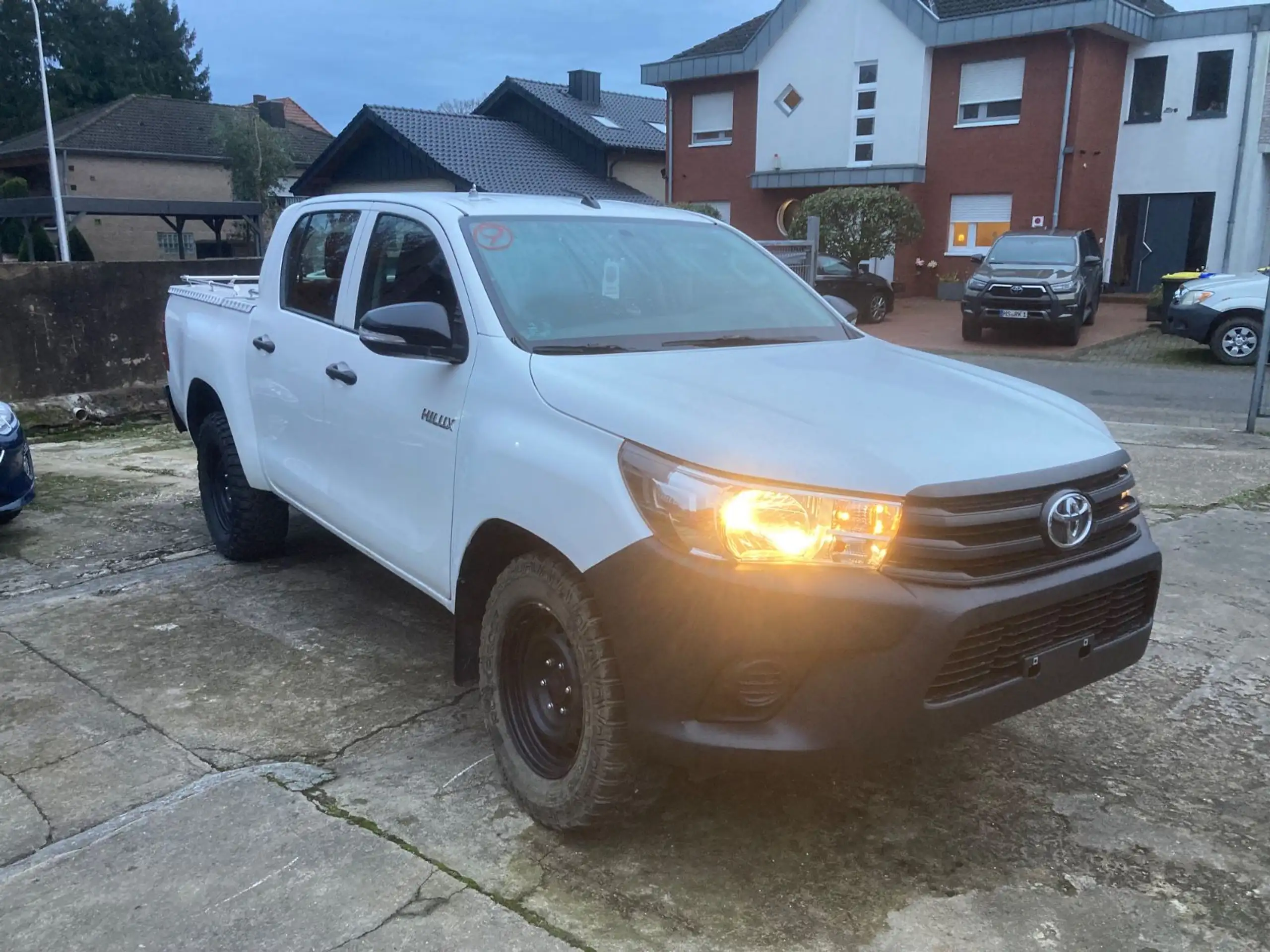 Toyota - Hilux