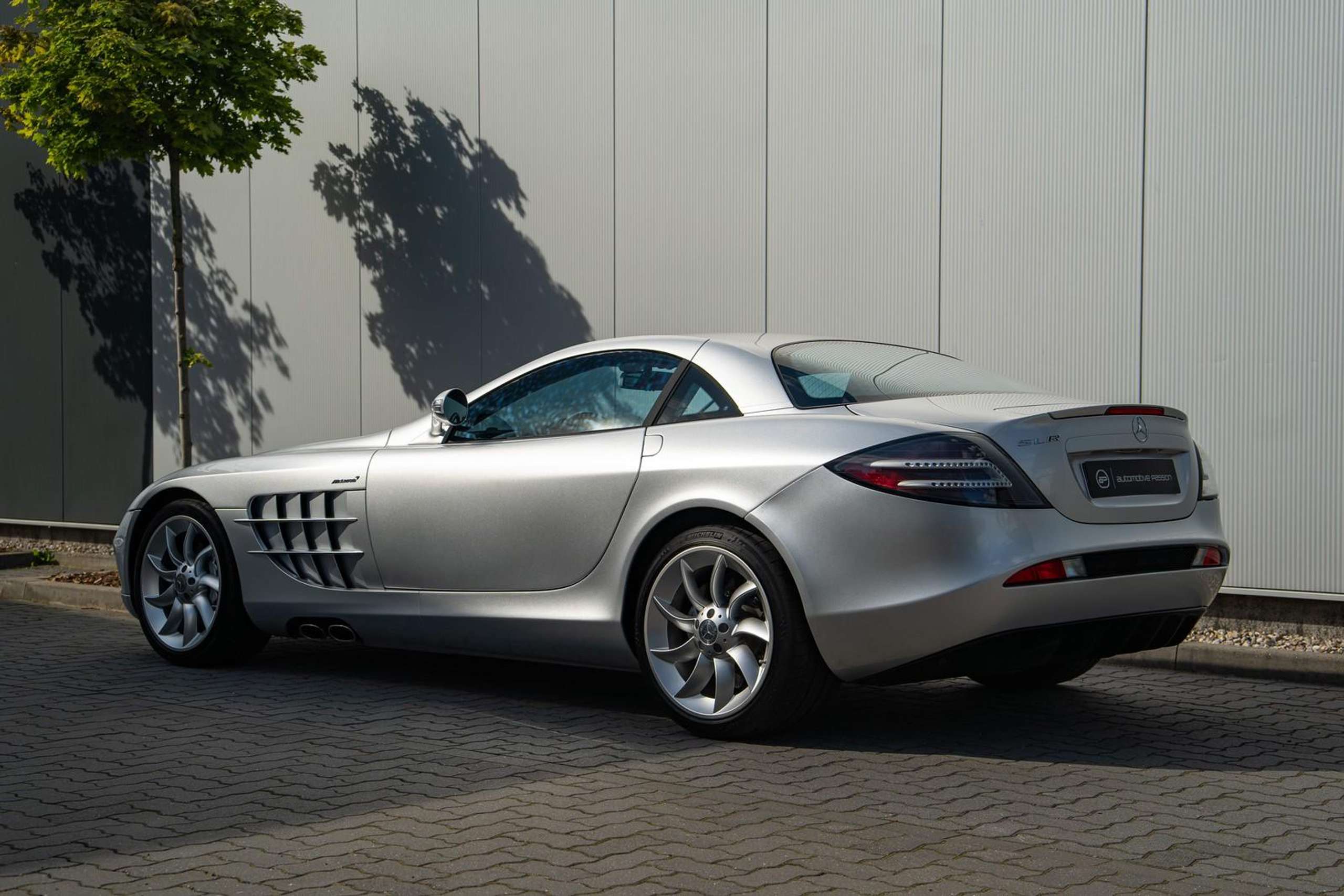 Mercedes-Benz - SLR