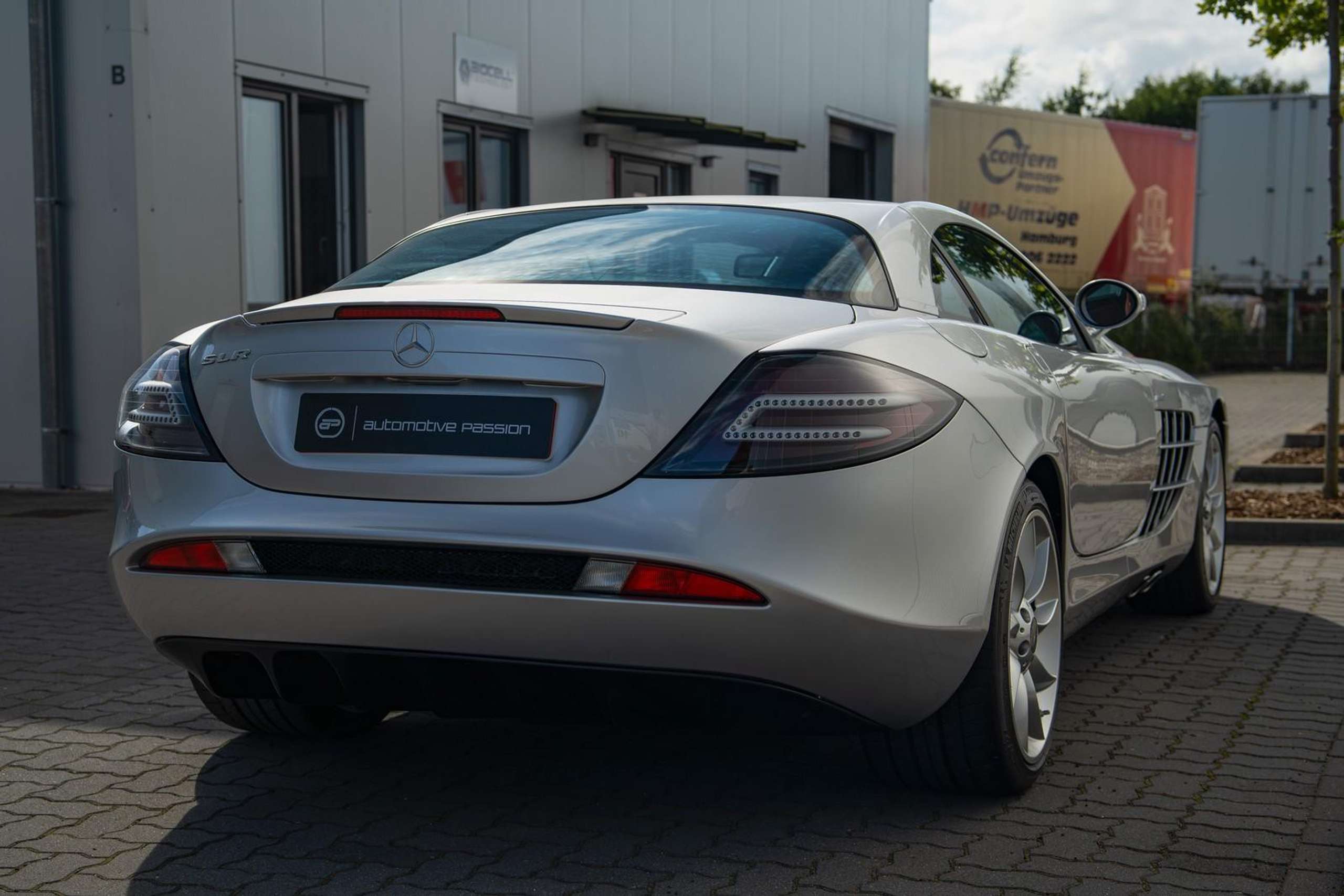 Mercedes-Benz - SLR