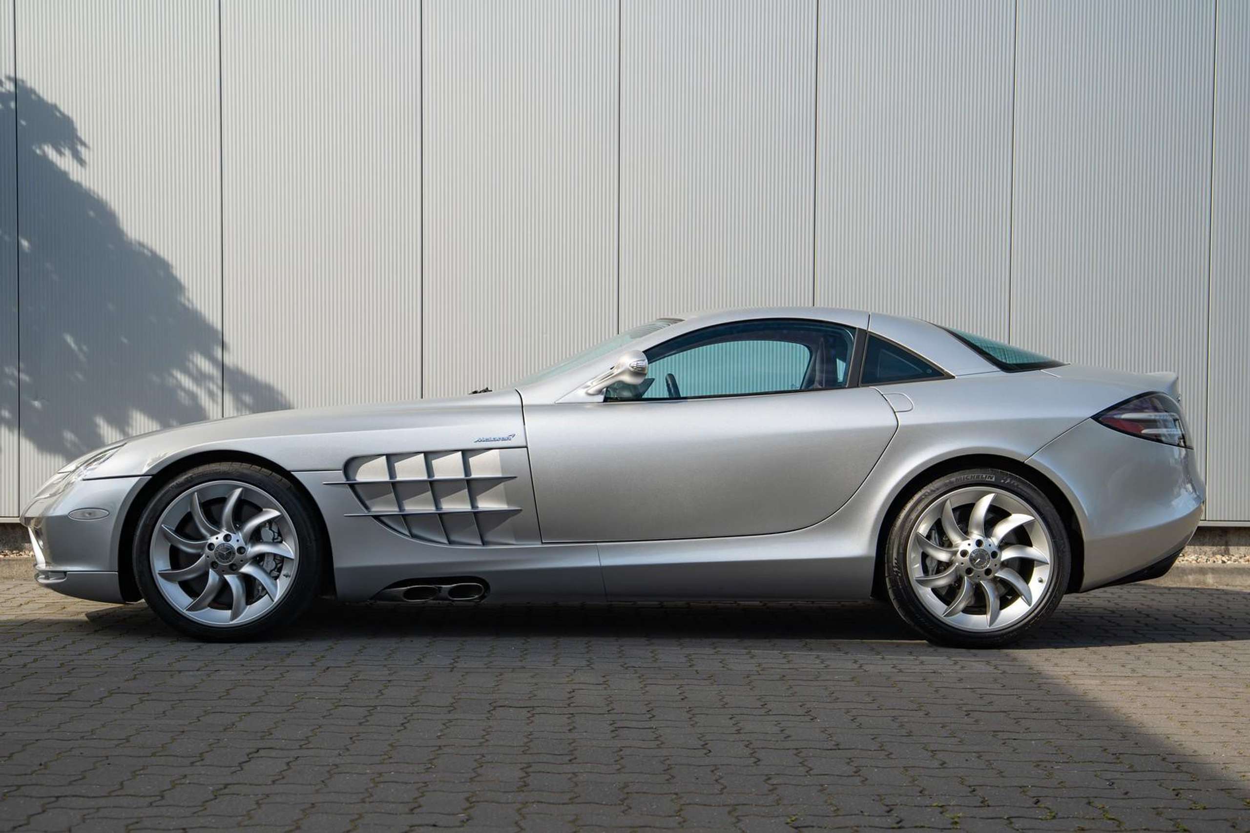 Mercedes-Benz - SLR