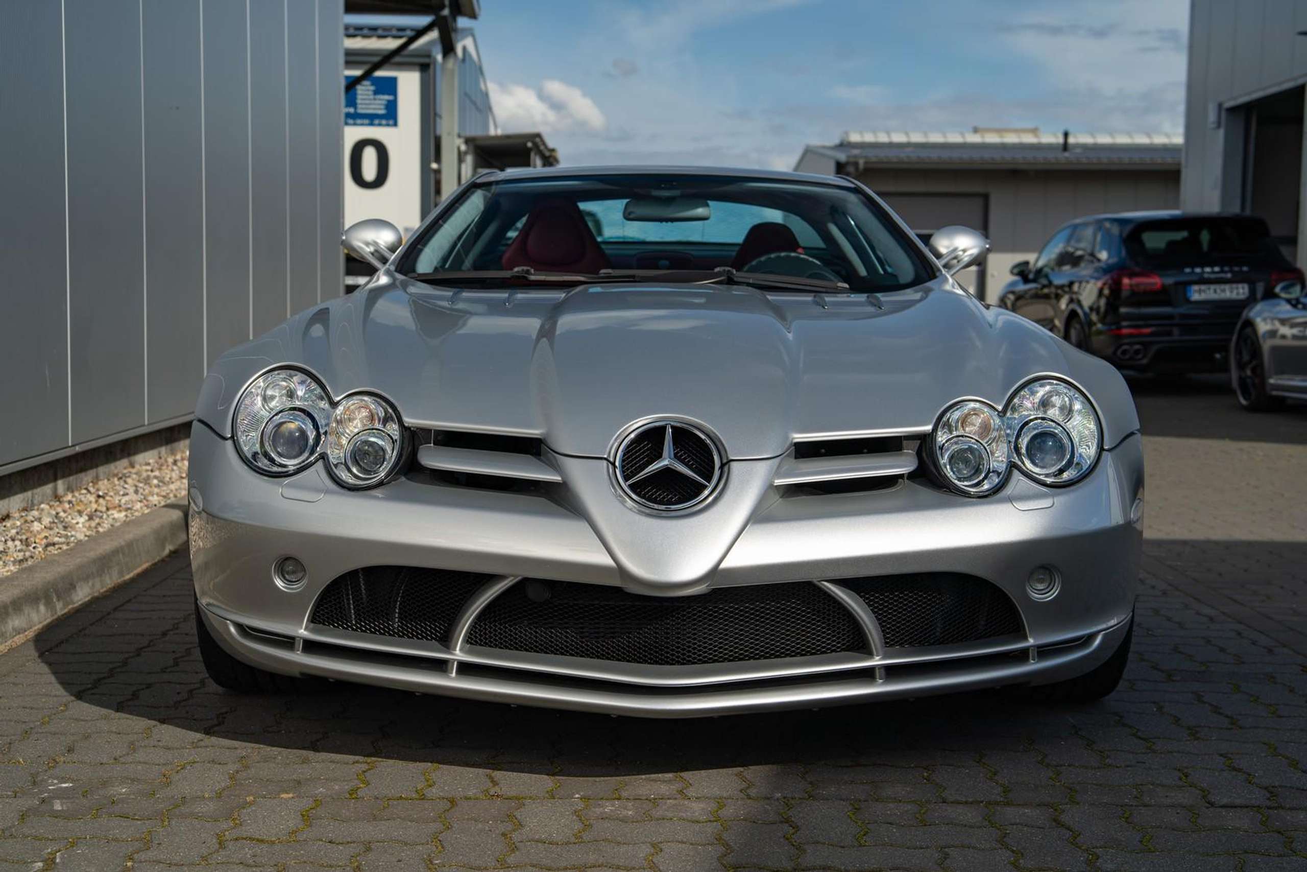 Mercedes-Benz - SLR