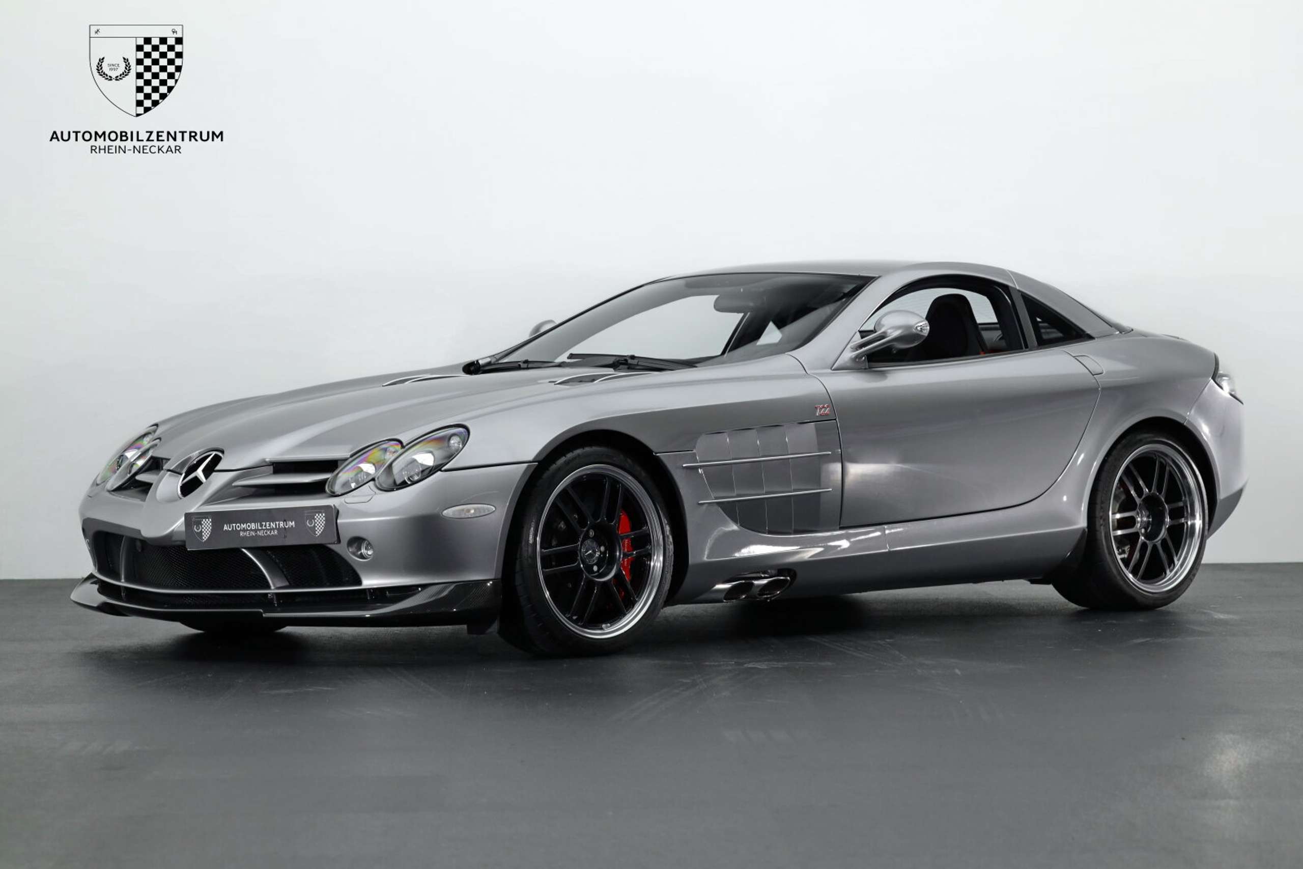 Mercedes-Benz - SLR