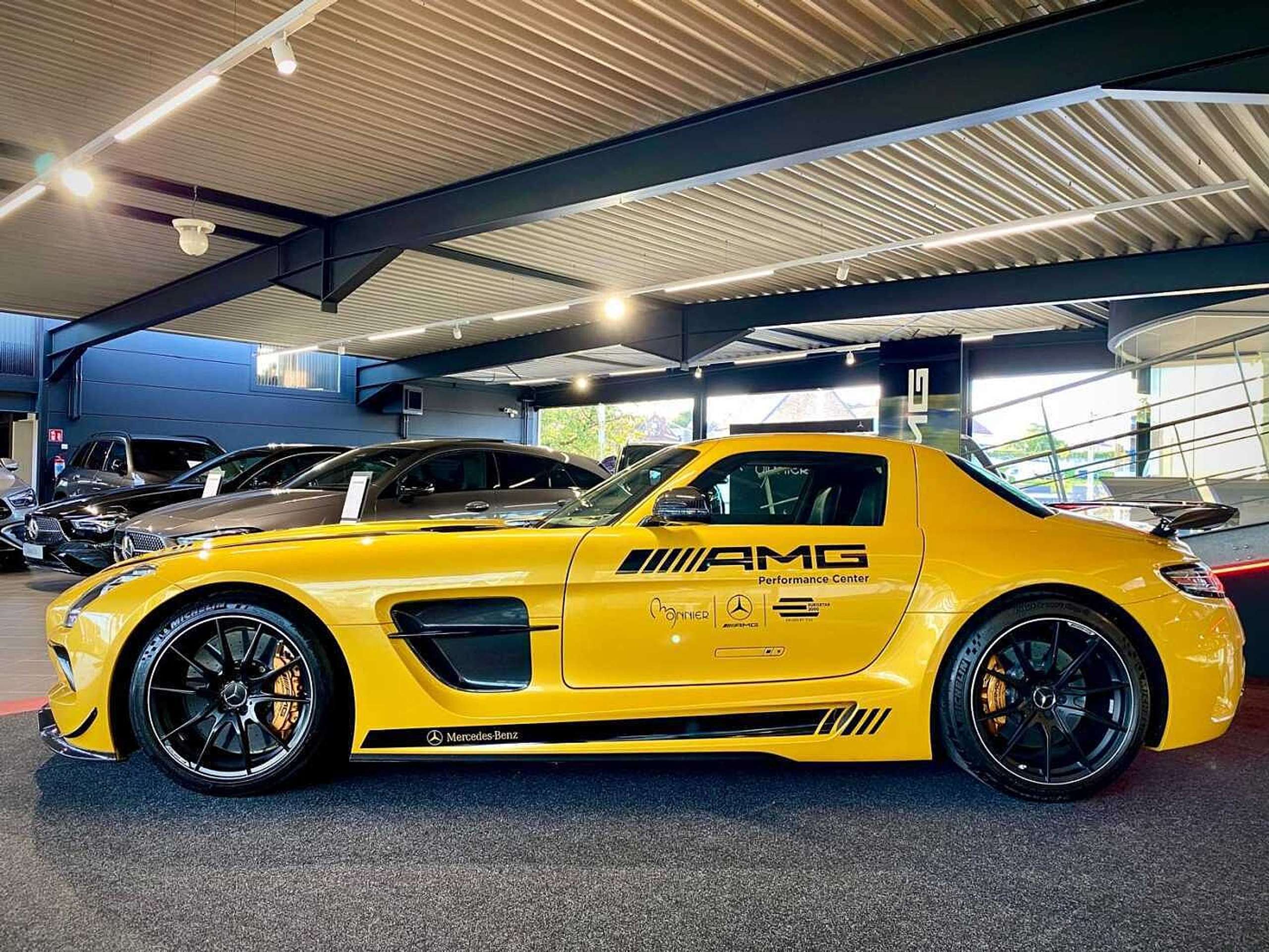 Mercedes-Benz - SLS