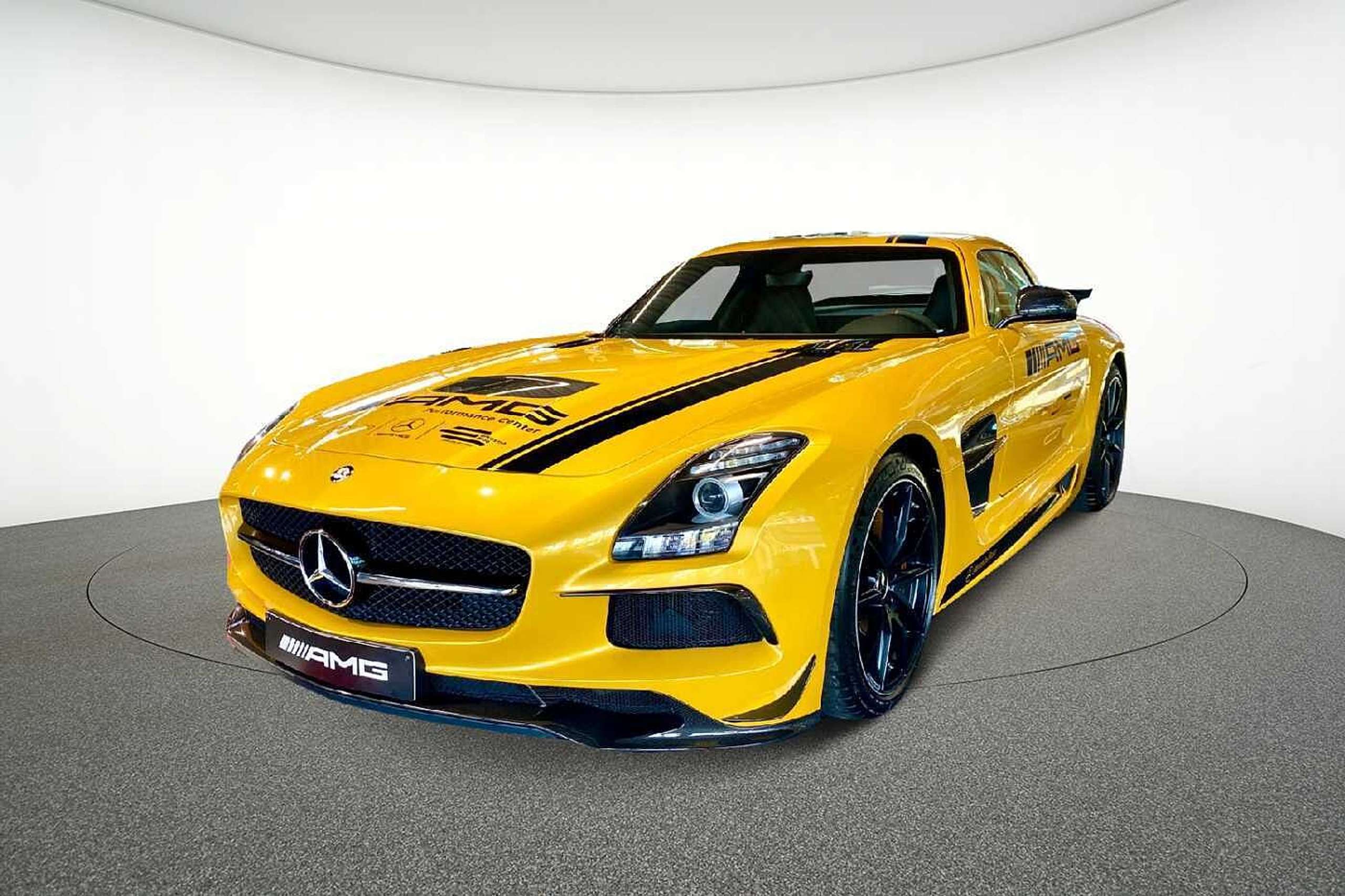 Mercedes-Benz - SLS