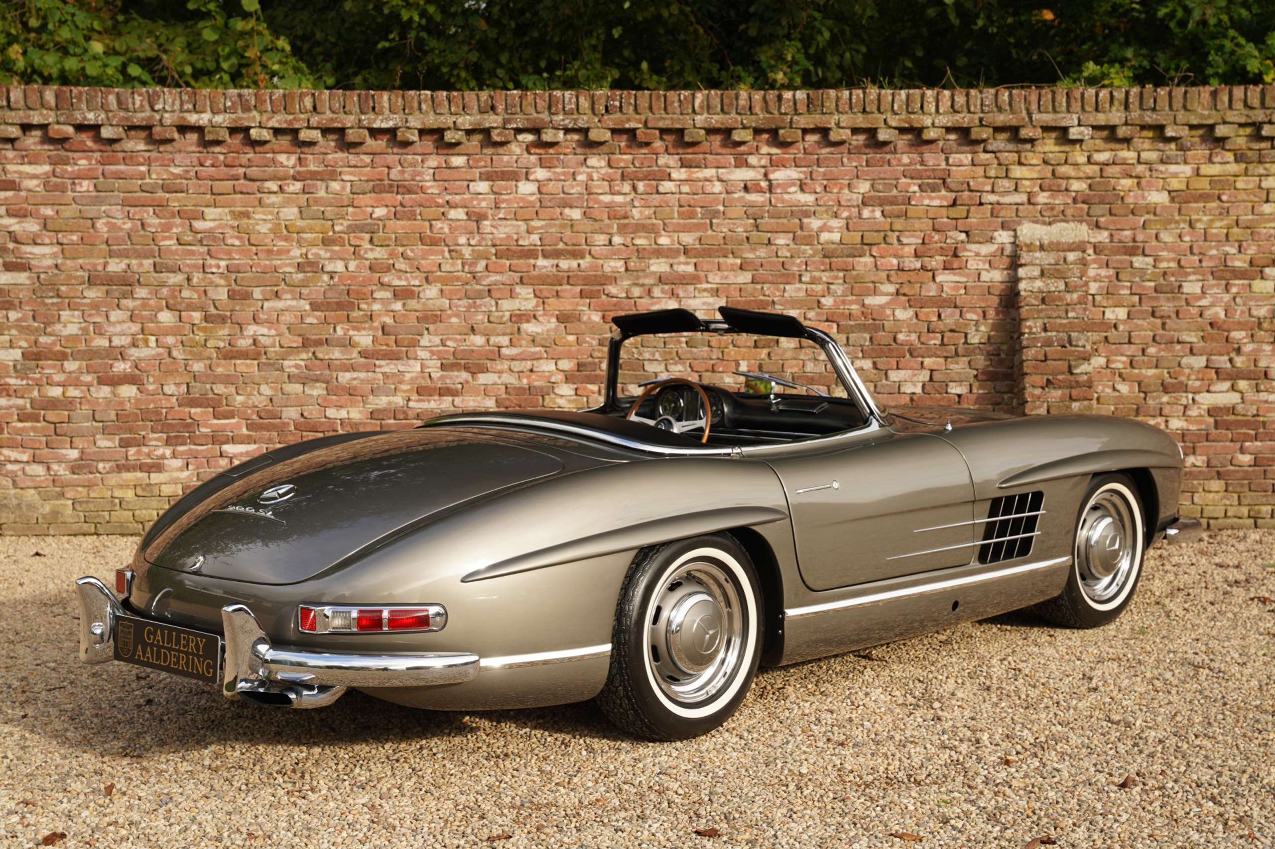 Mercedes-Benz - SL 300