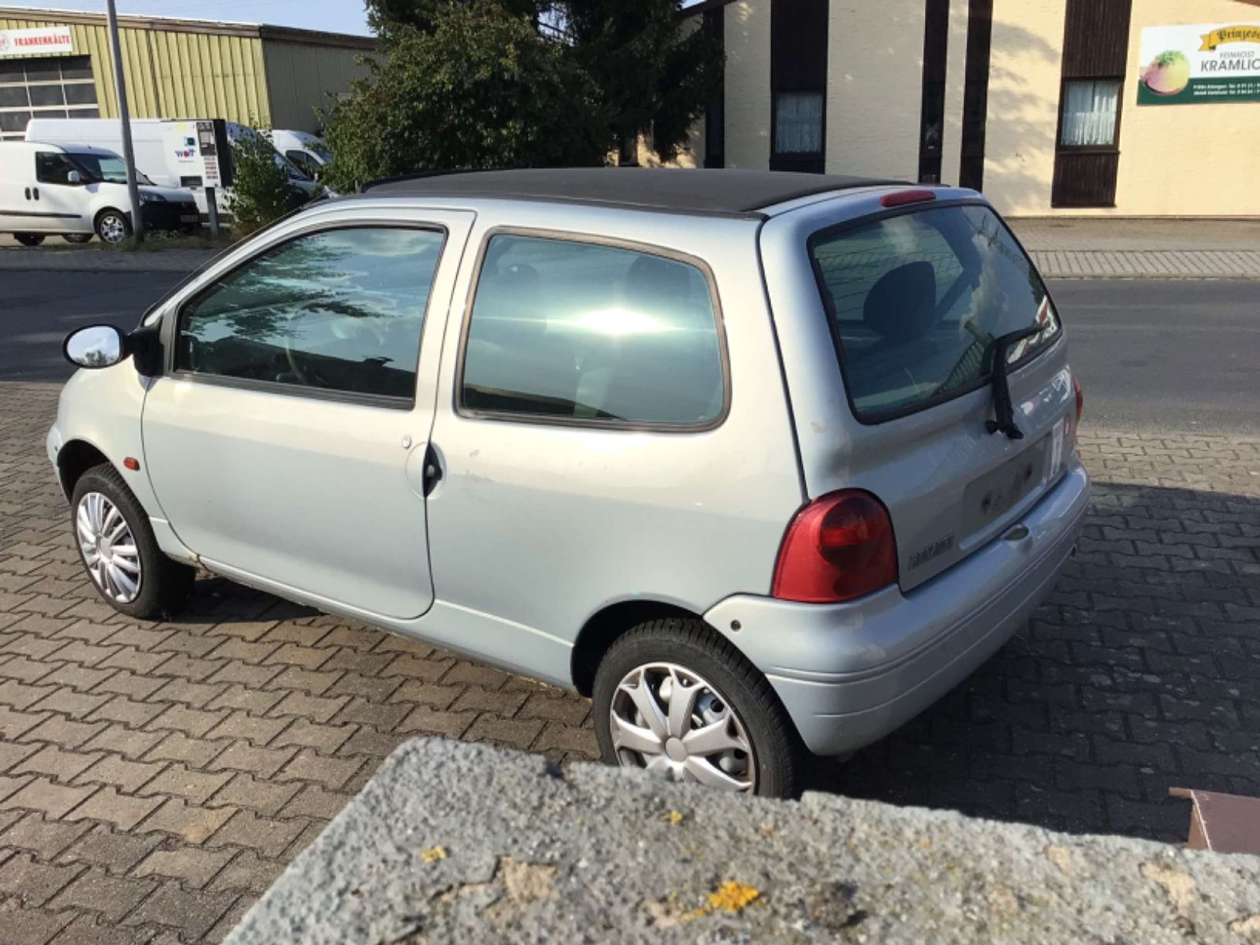 Renault - Twingo