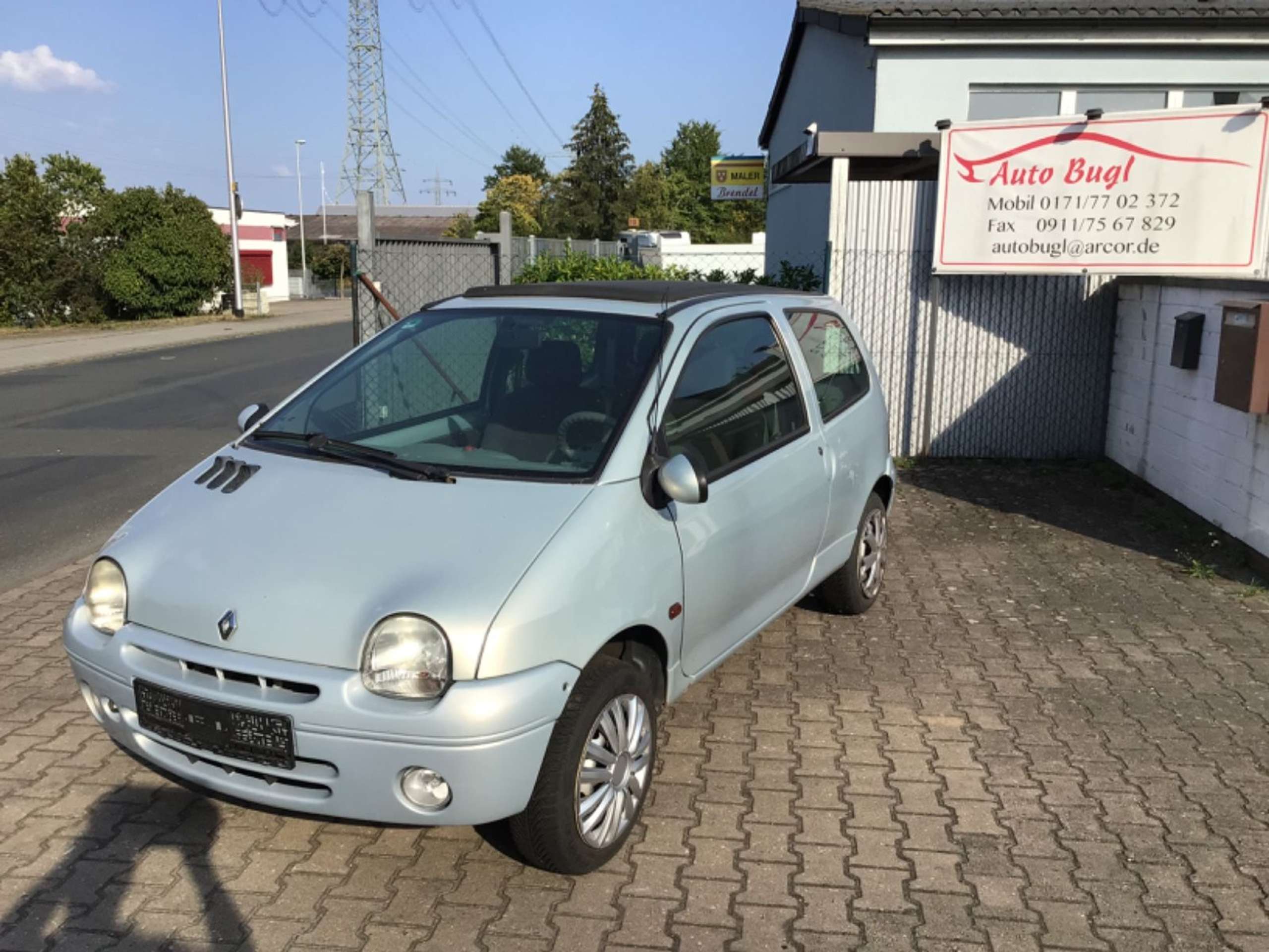 Renault - Twingo