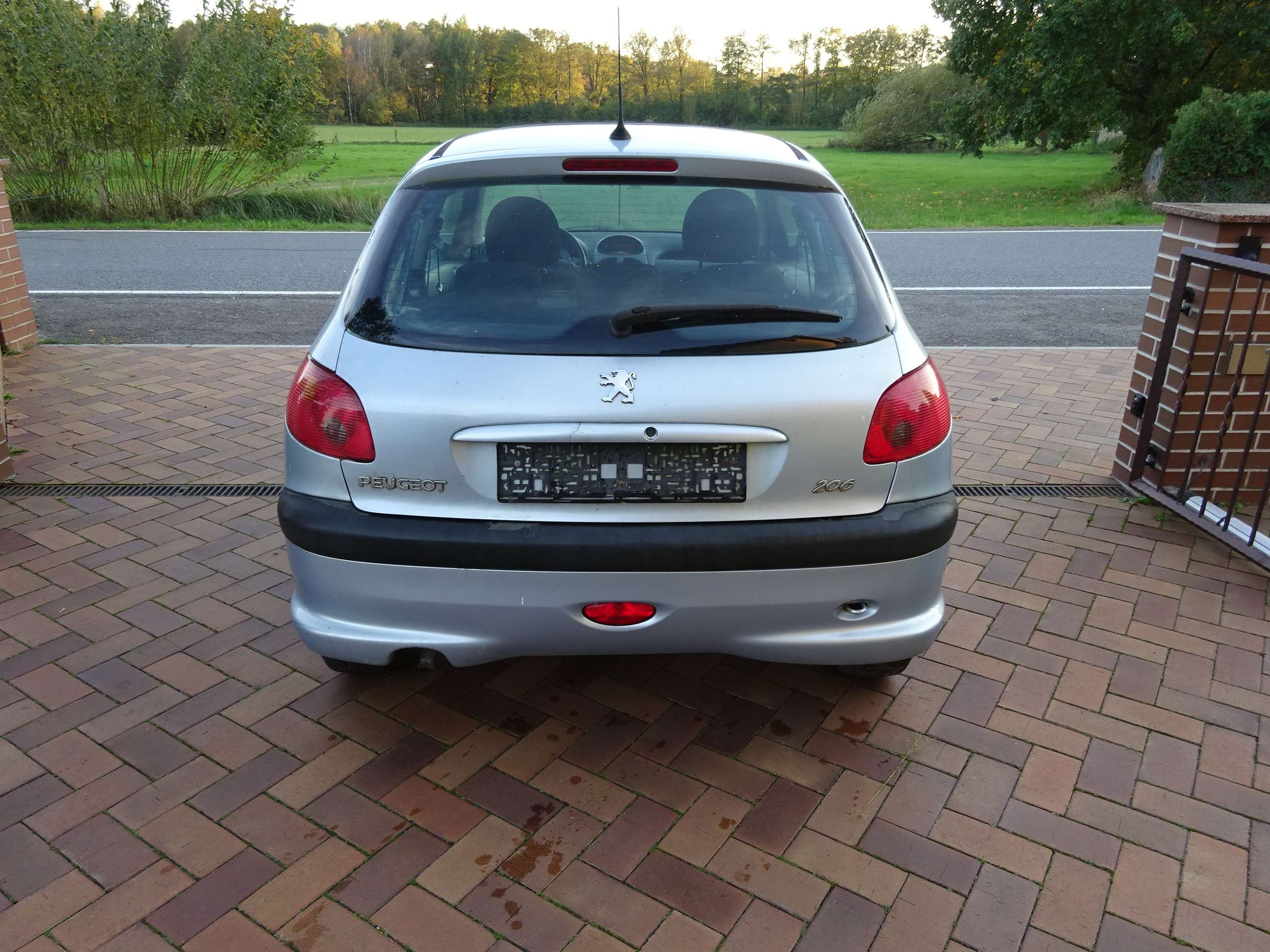 Peugeot - 206