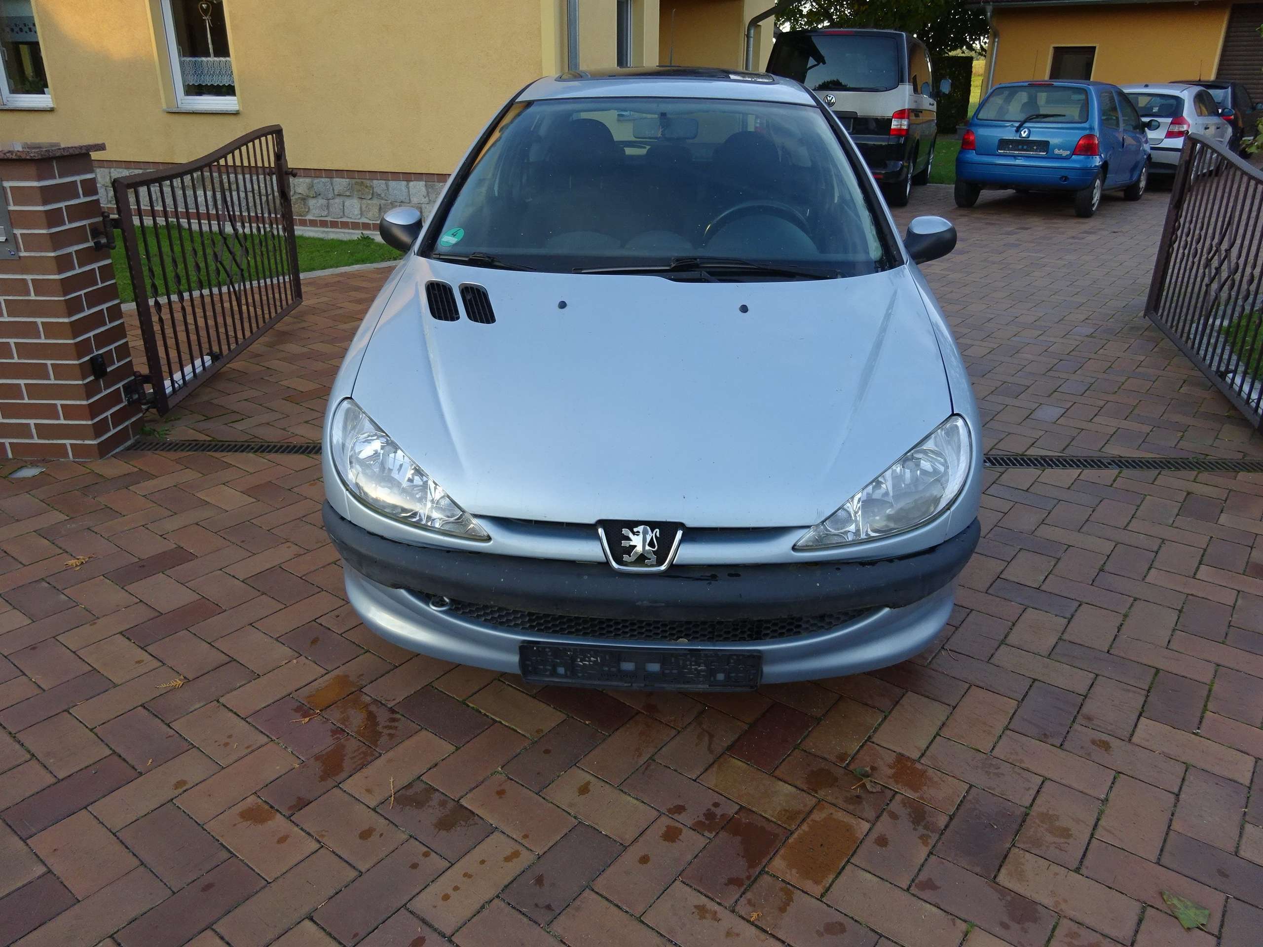 Peugeot - 206