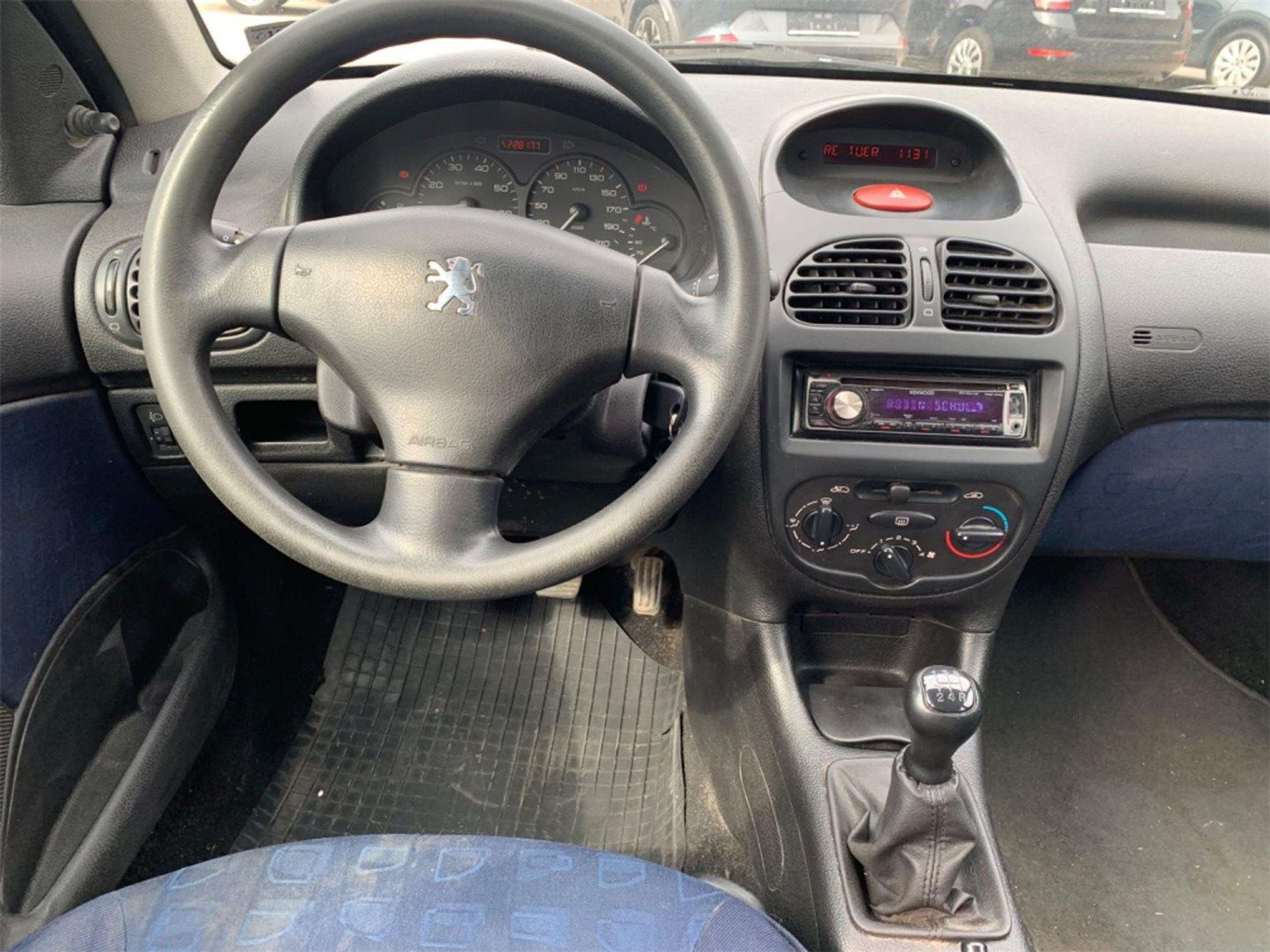 Peugeot - 206