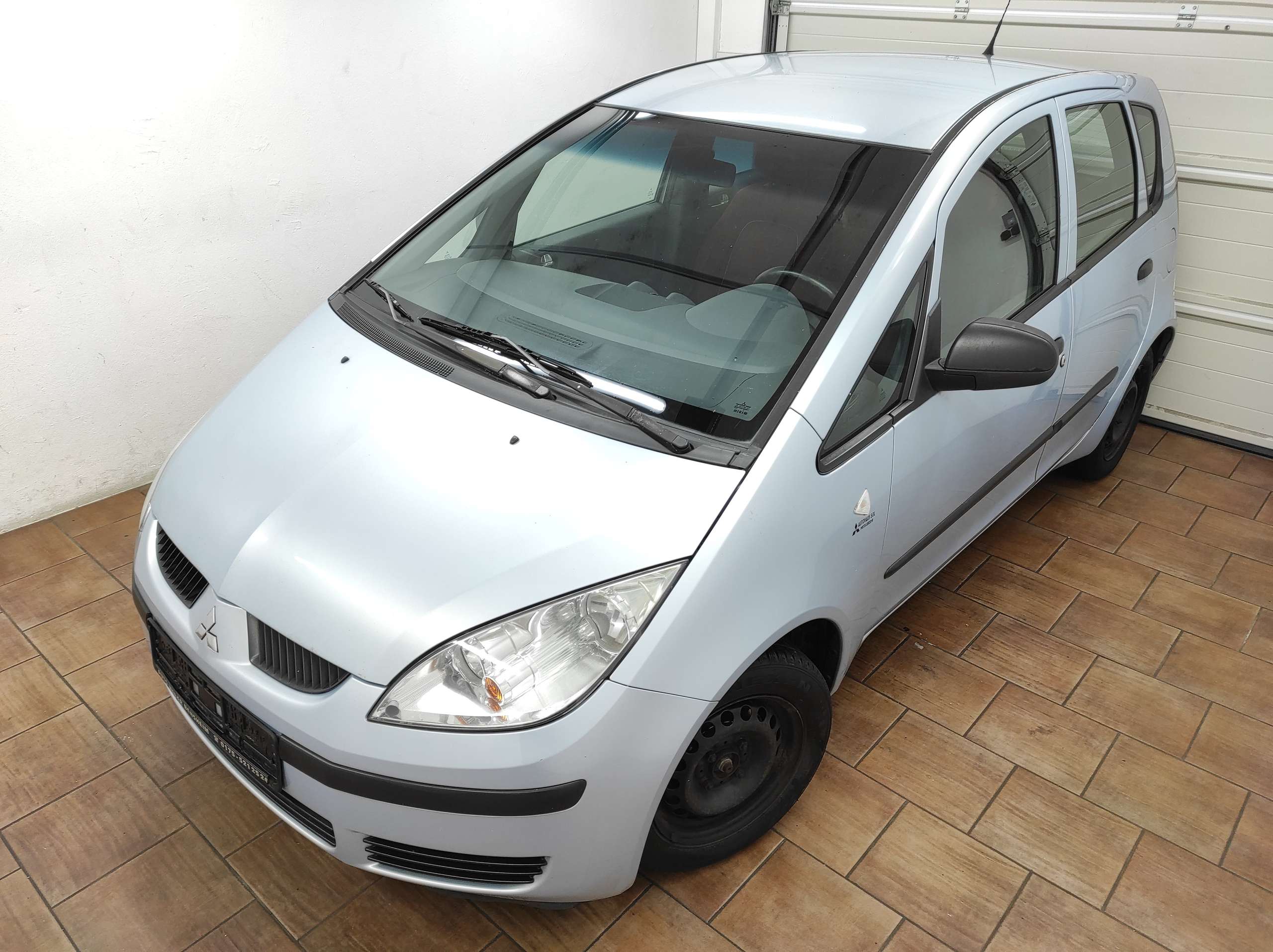 Mitsubishi - Colt