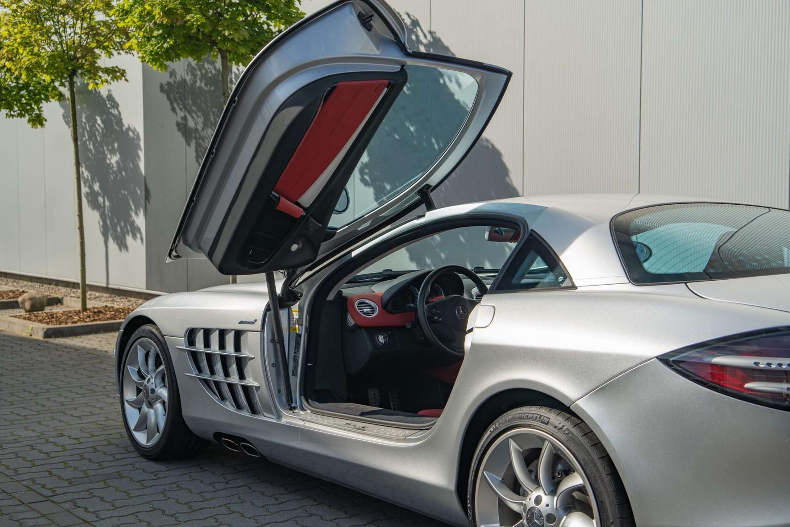 Mercedes-Benz - SLR