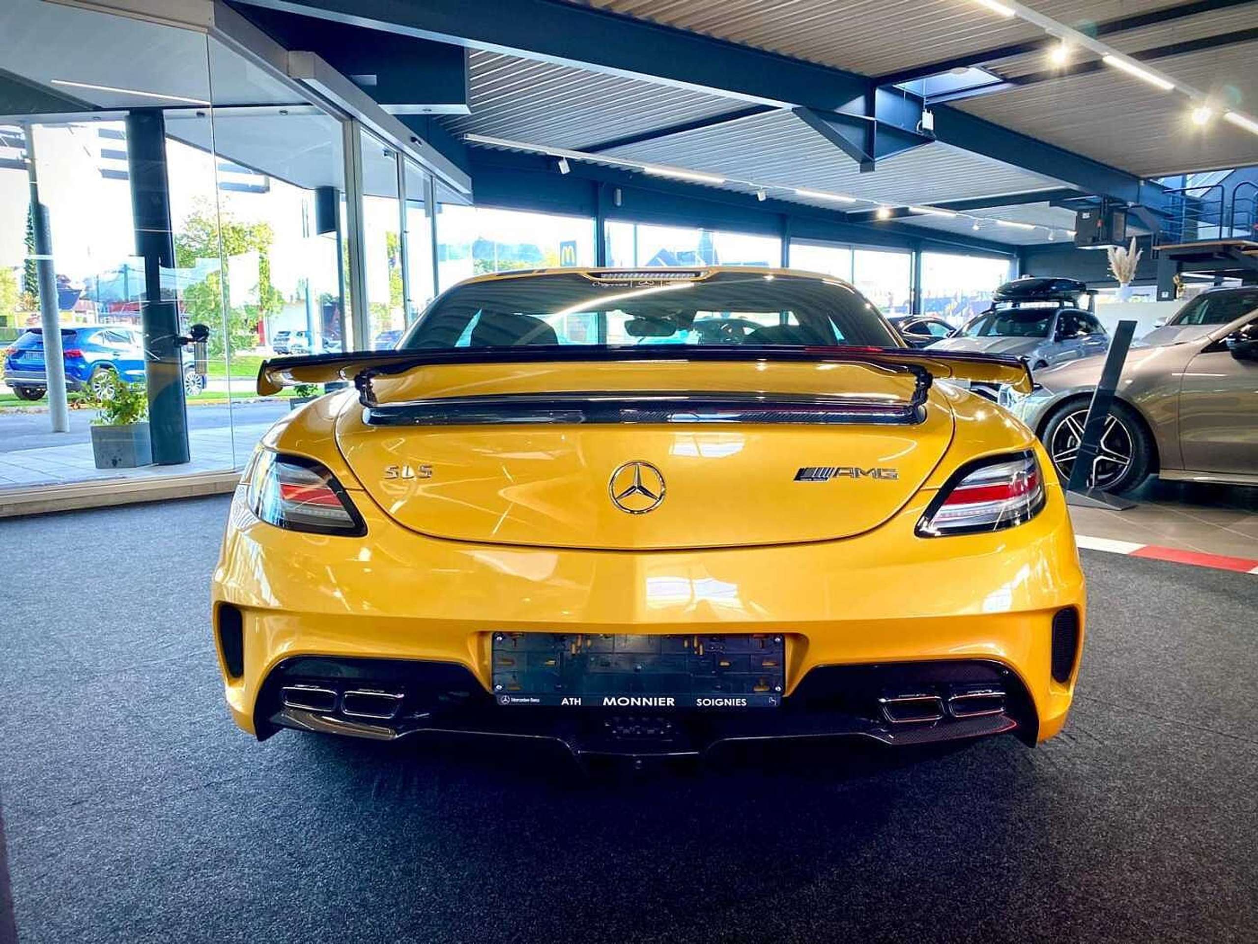 Mercedes-Benz - SLS