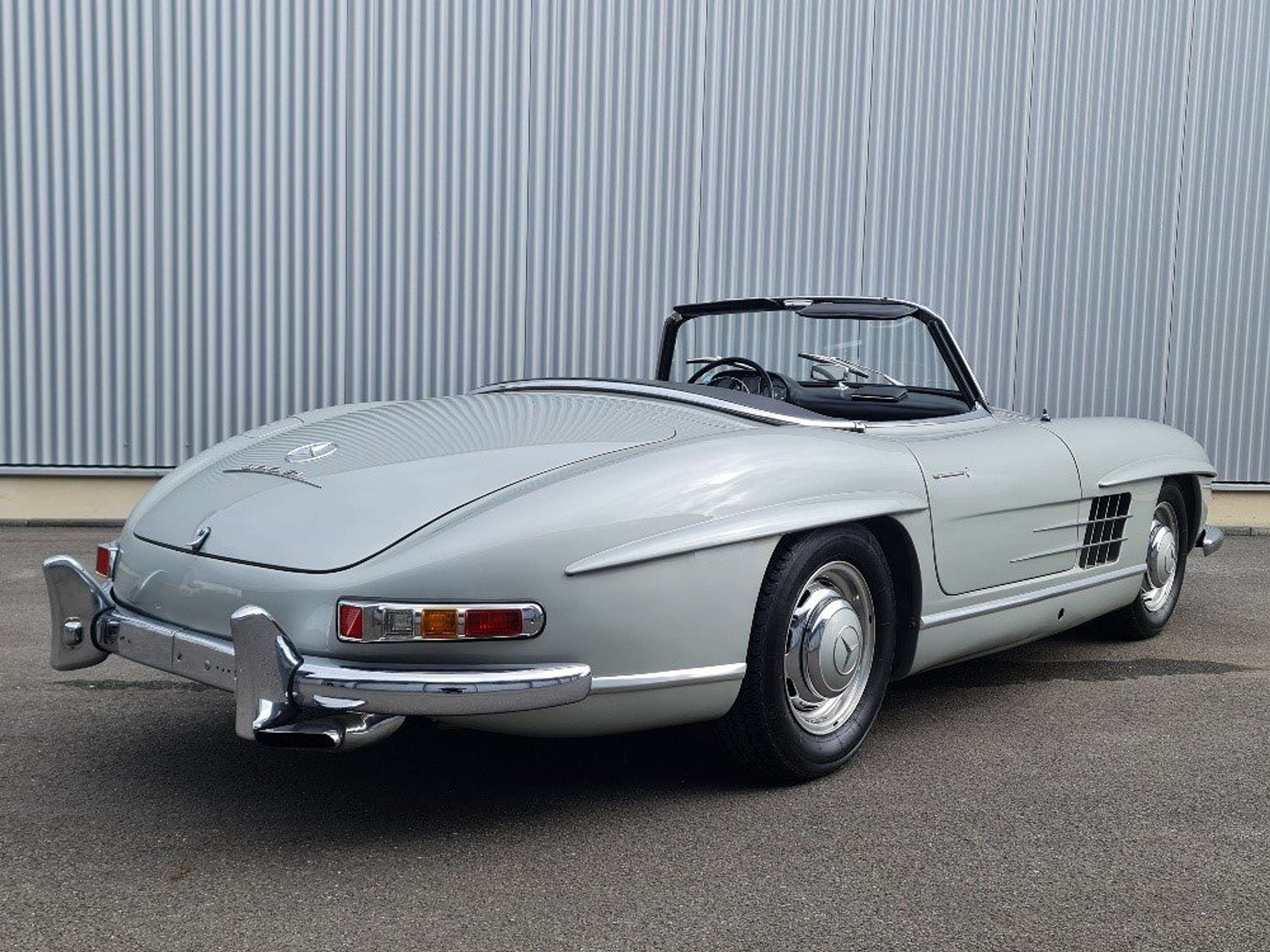 Mercedes-Benz - SL 300