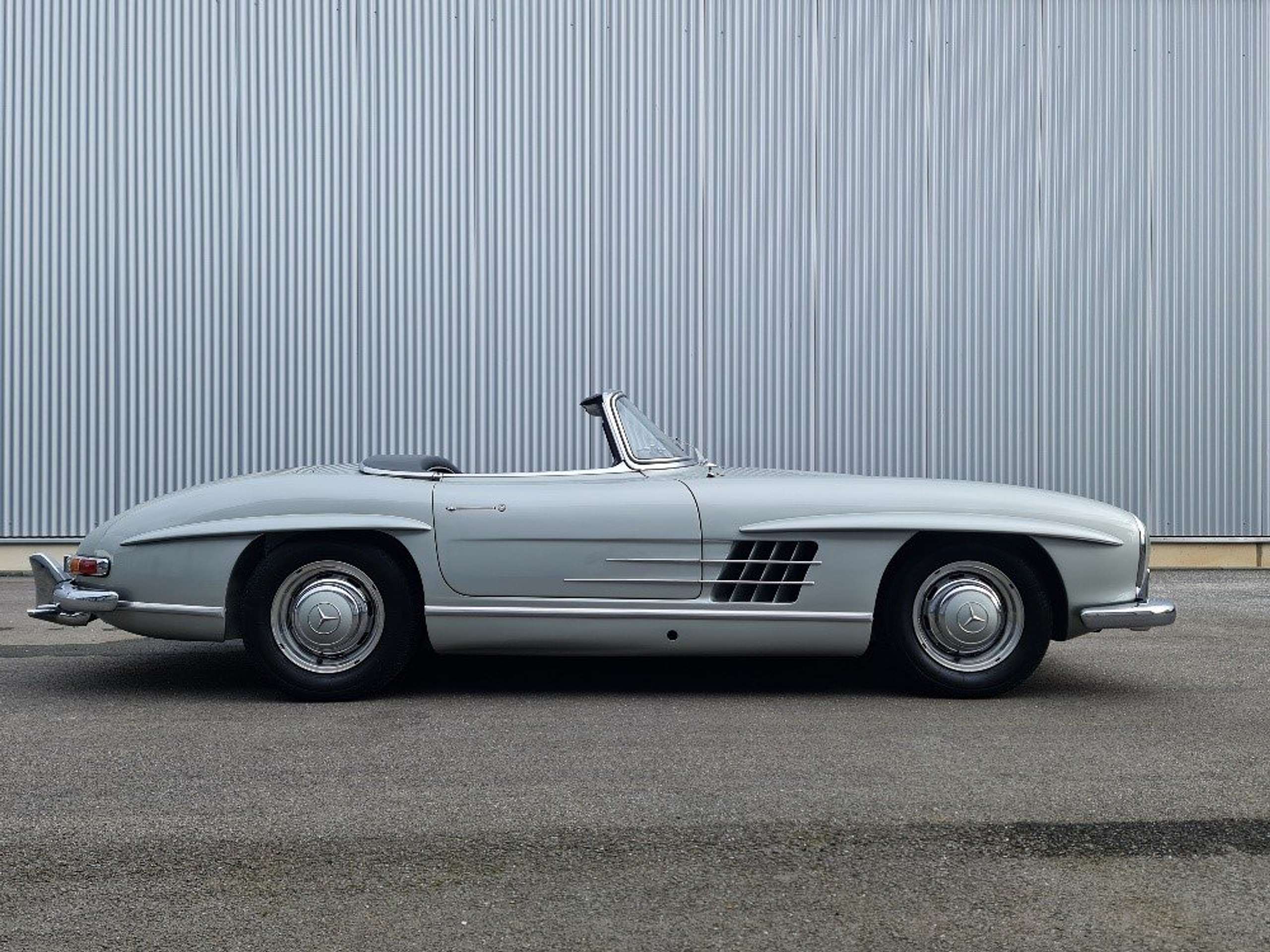 Mercedes-Benz - SL 300