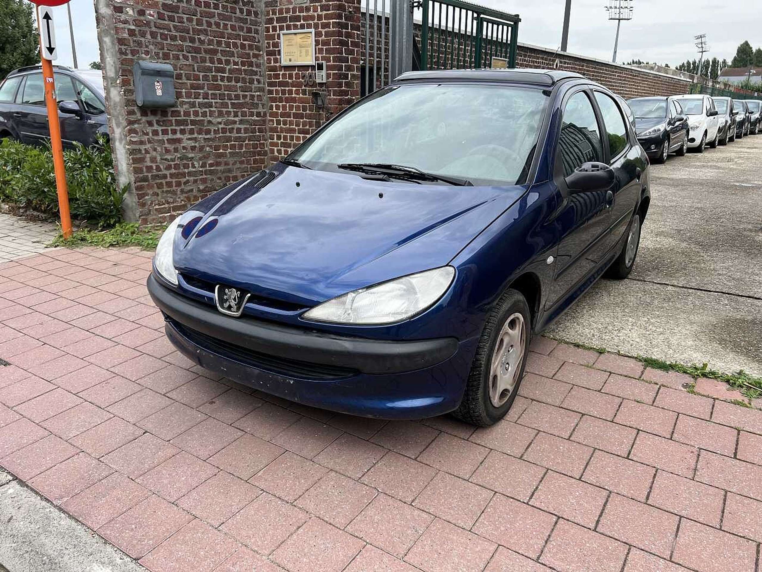 Peugeot - 206