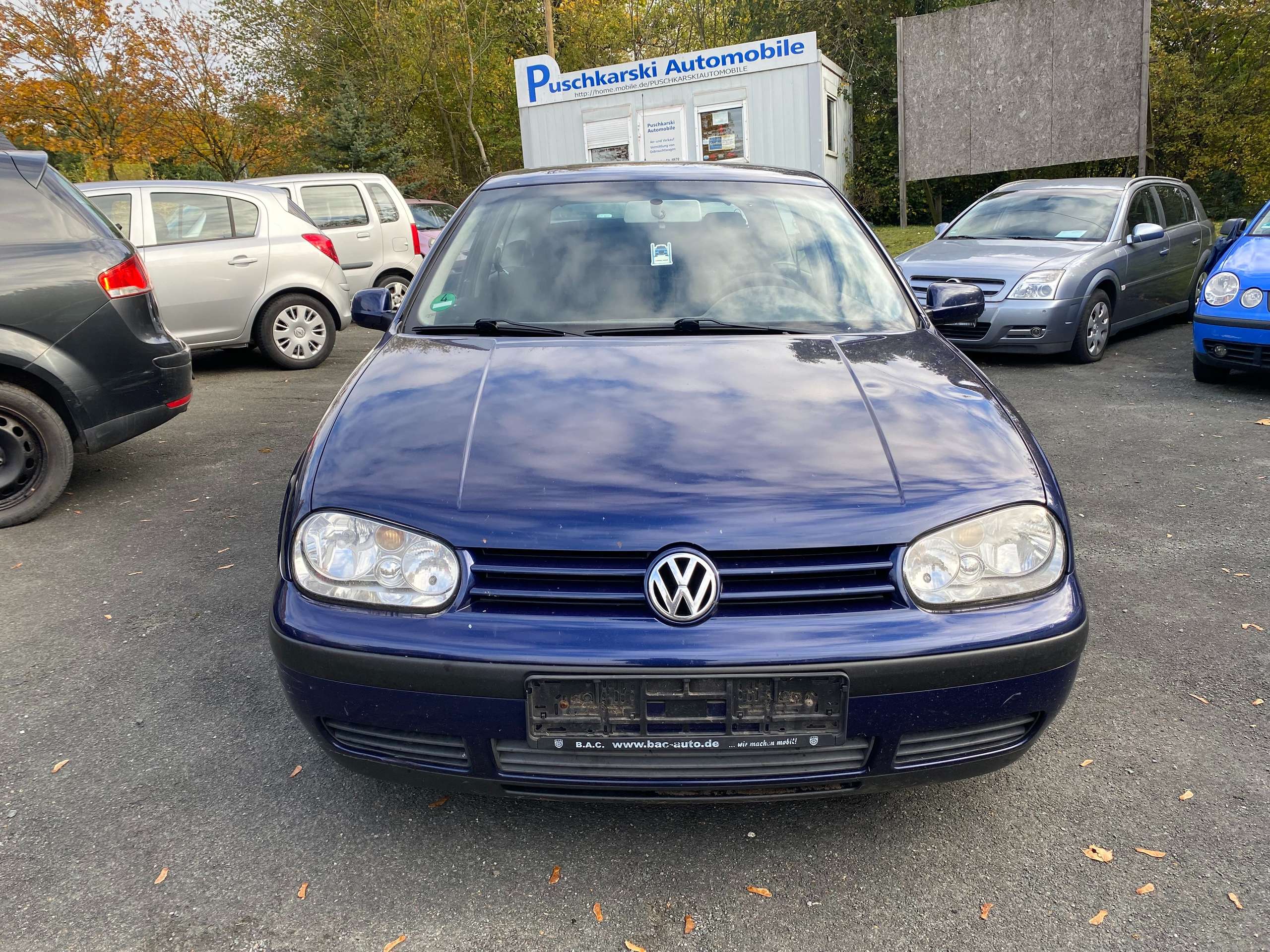 Volkswagen - Golf