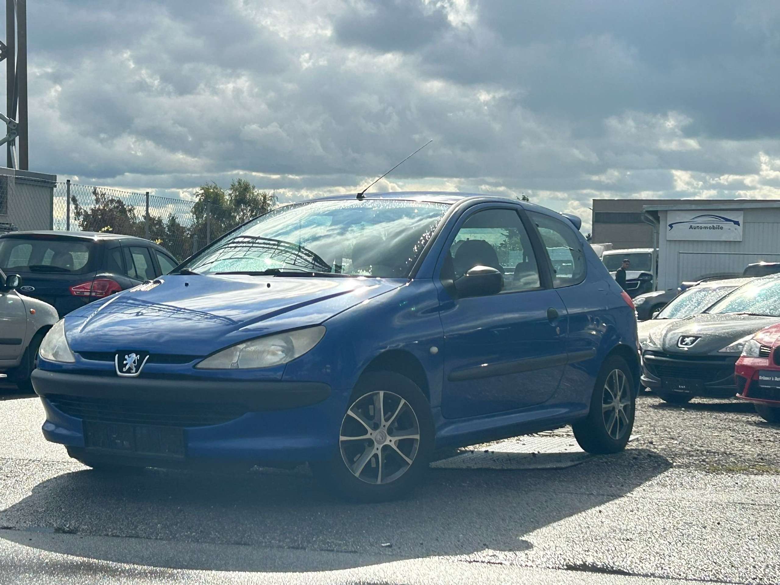 Peugeot - 206