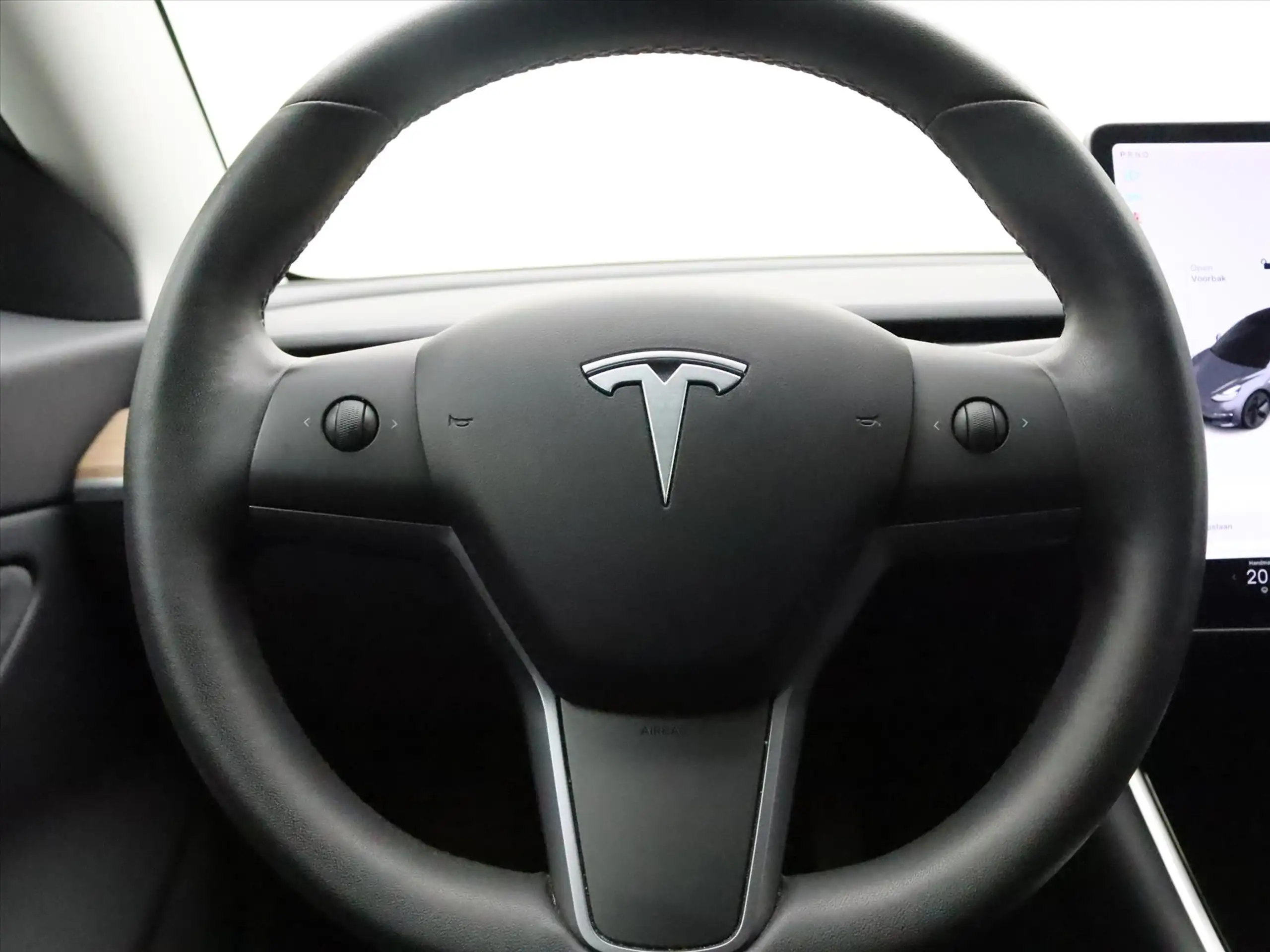 Tesla - Model 3