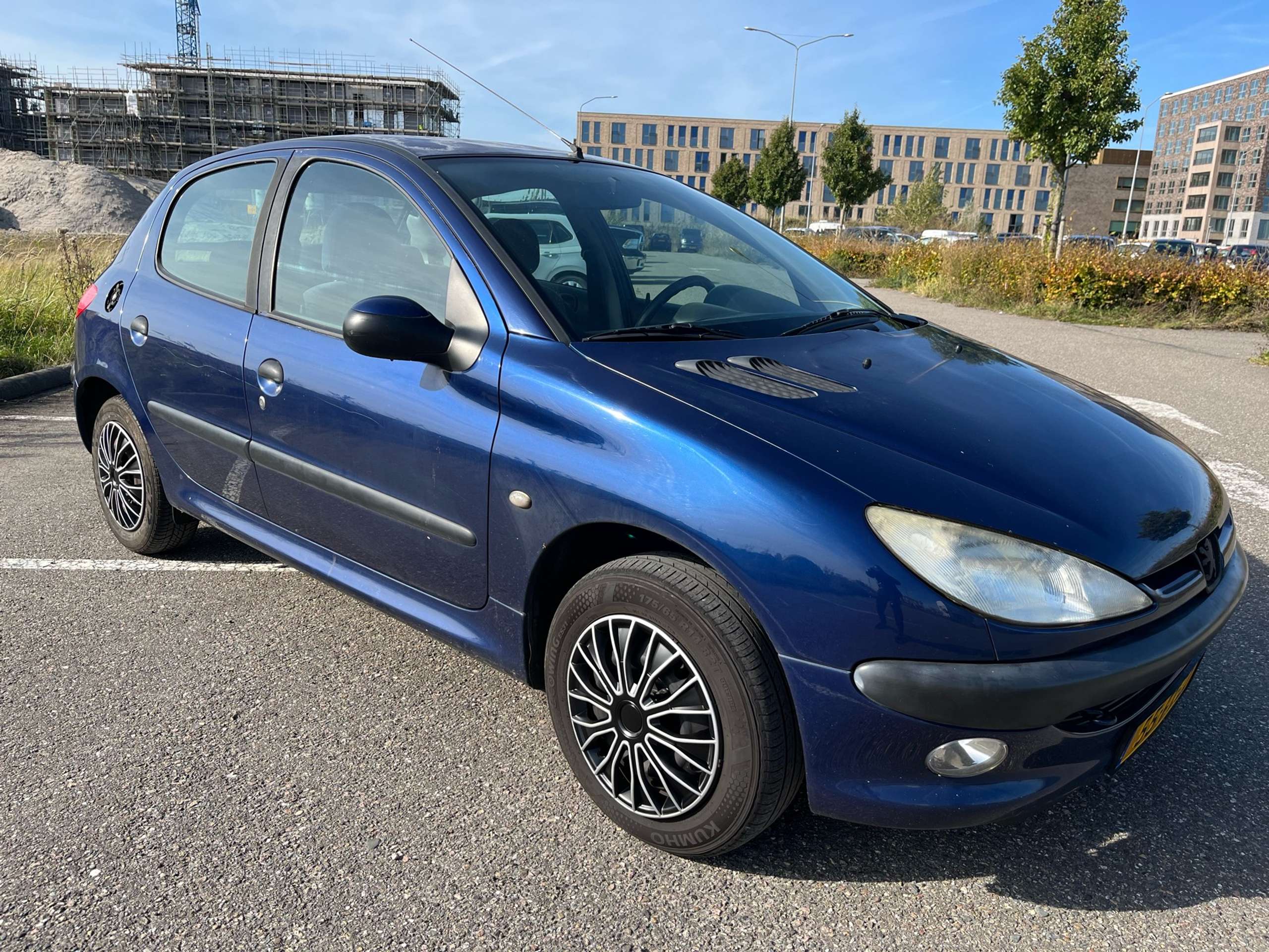 Peugeot - 206