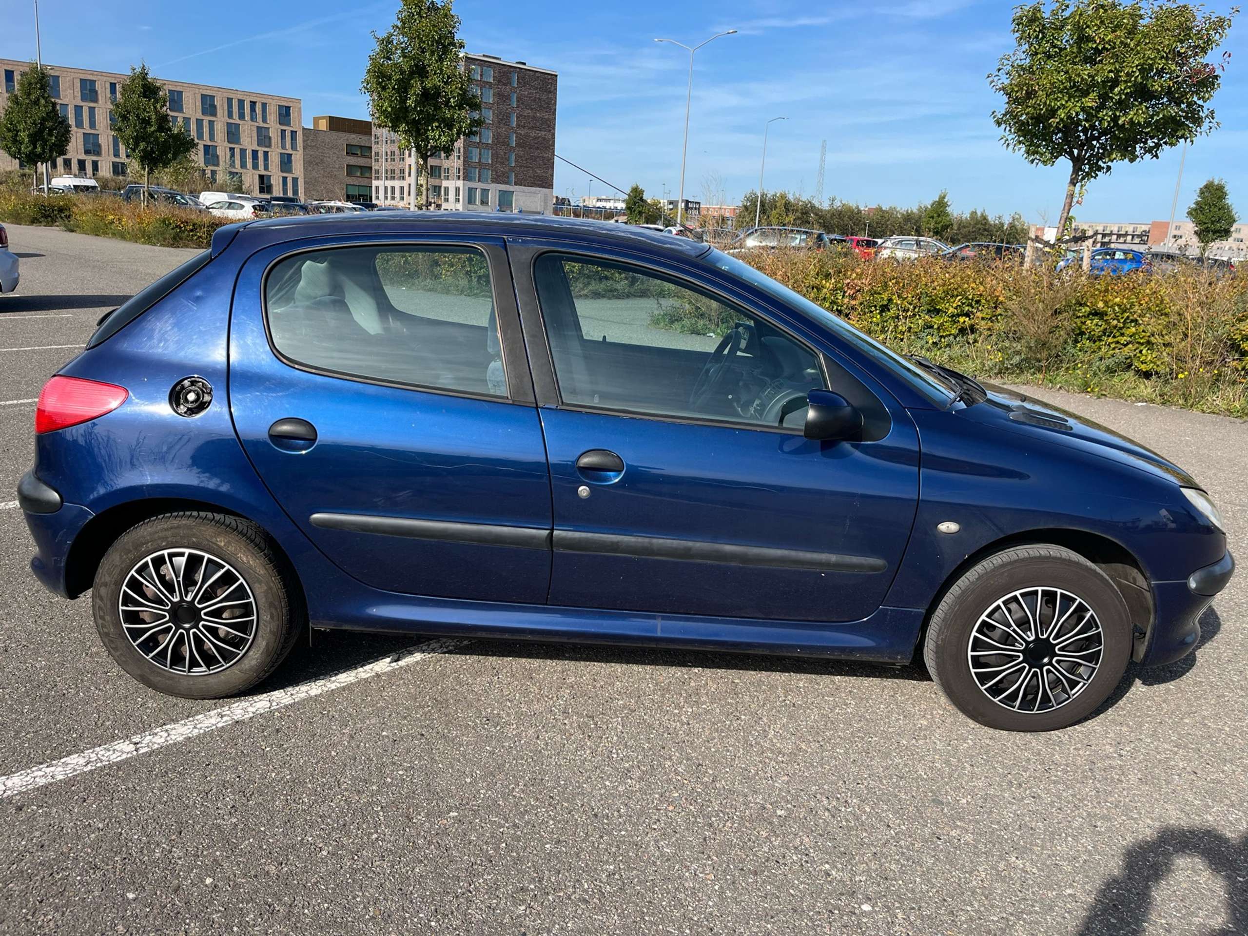 Peugeot - 206