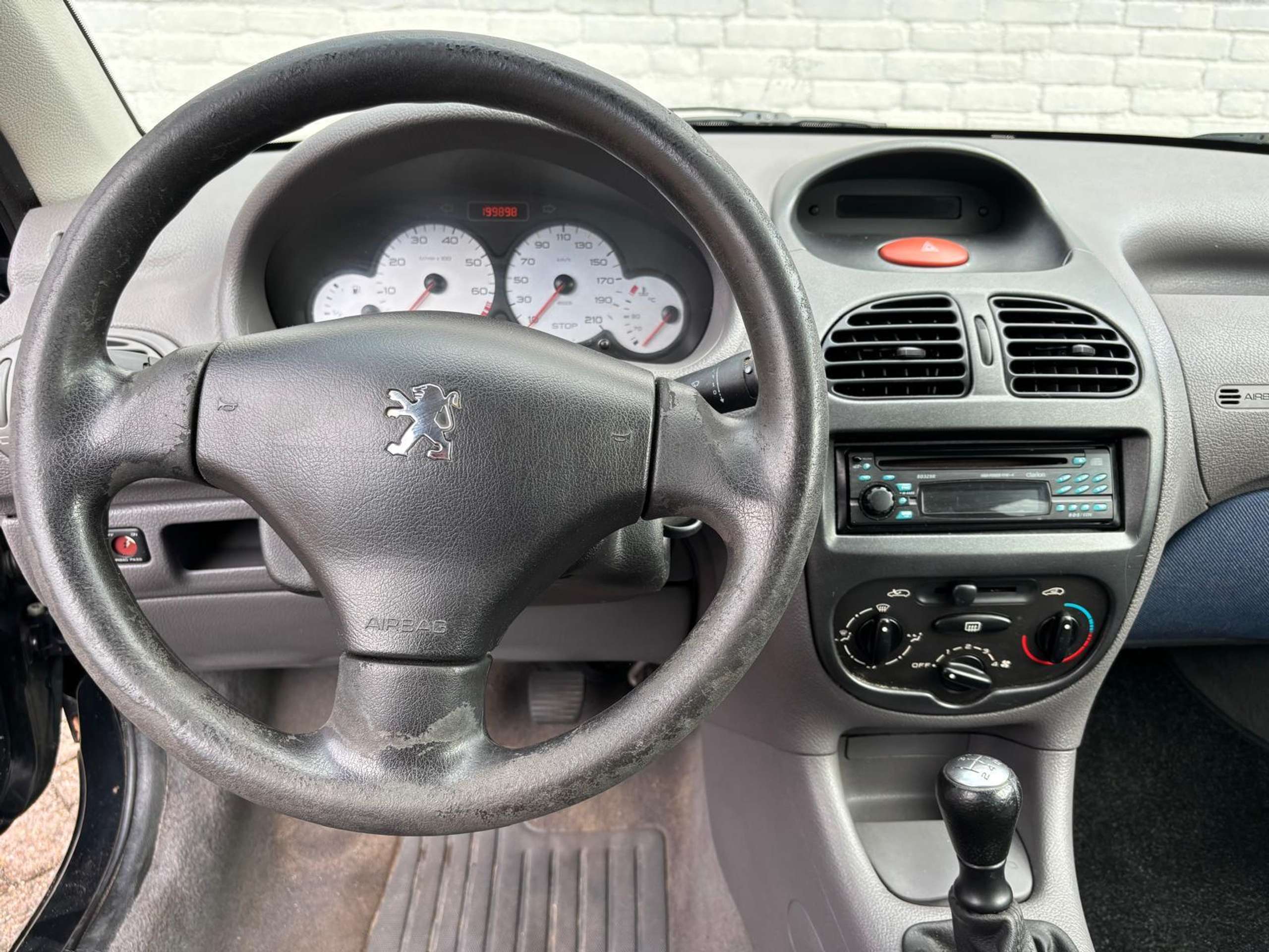 Peugeot - 206