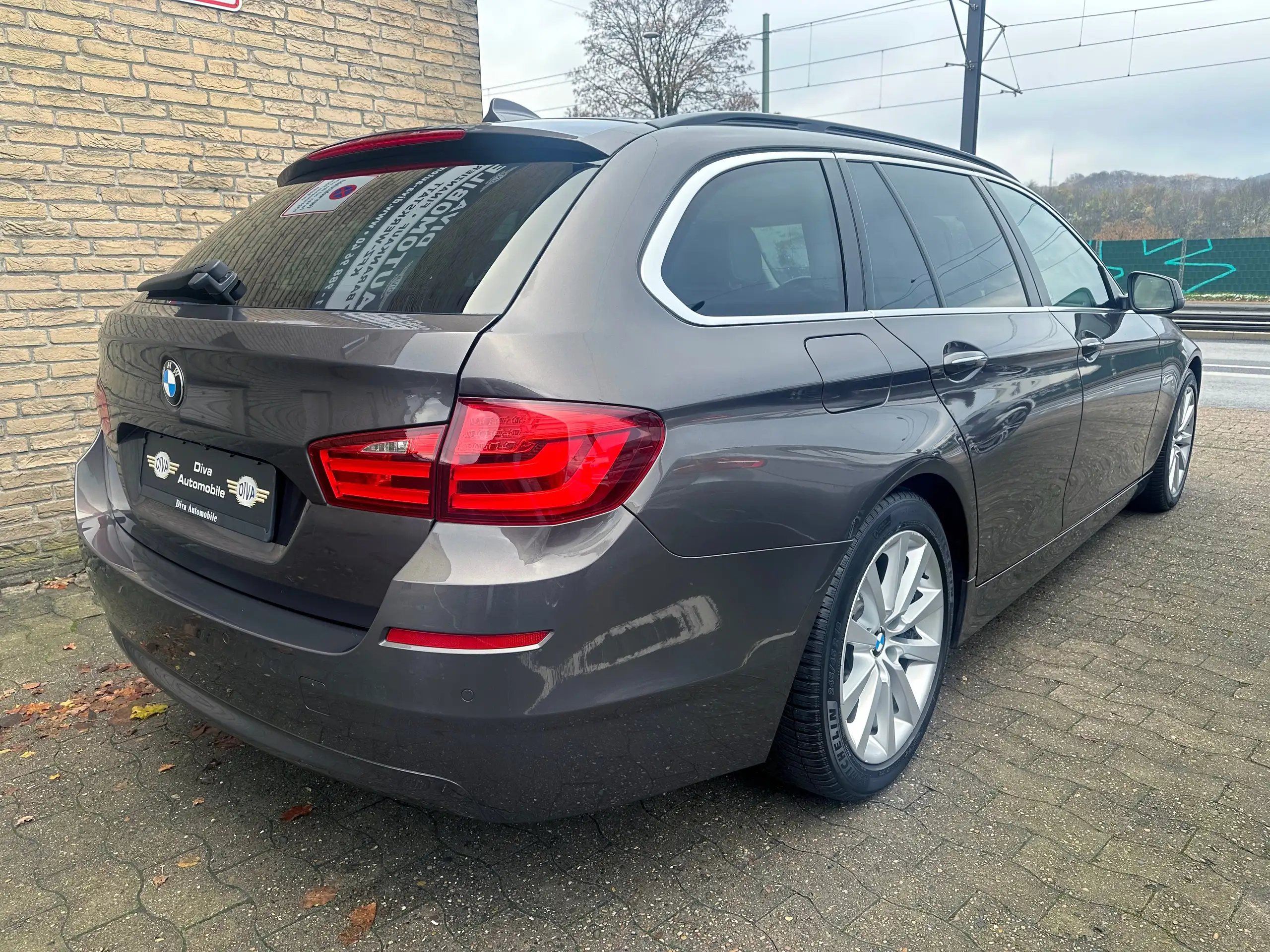 BMW - 525