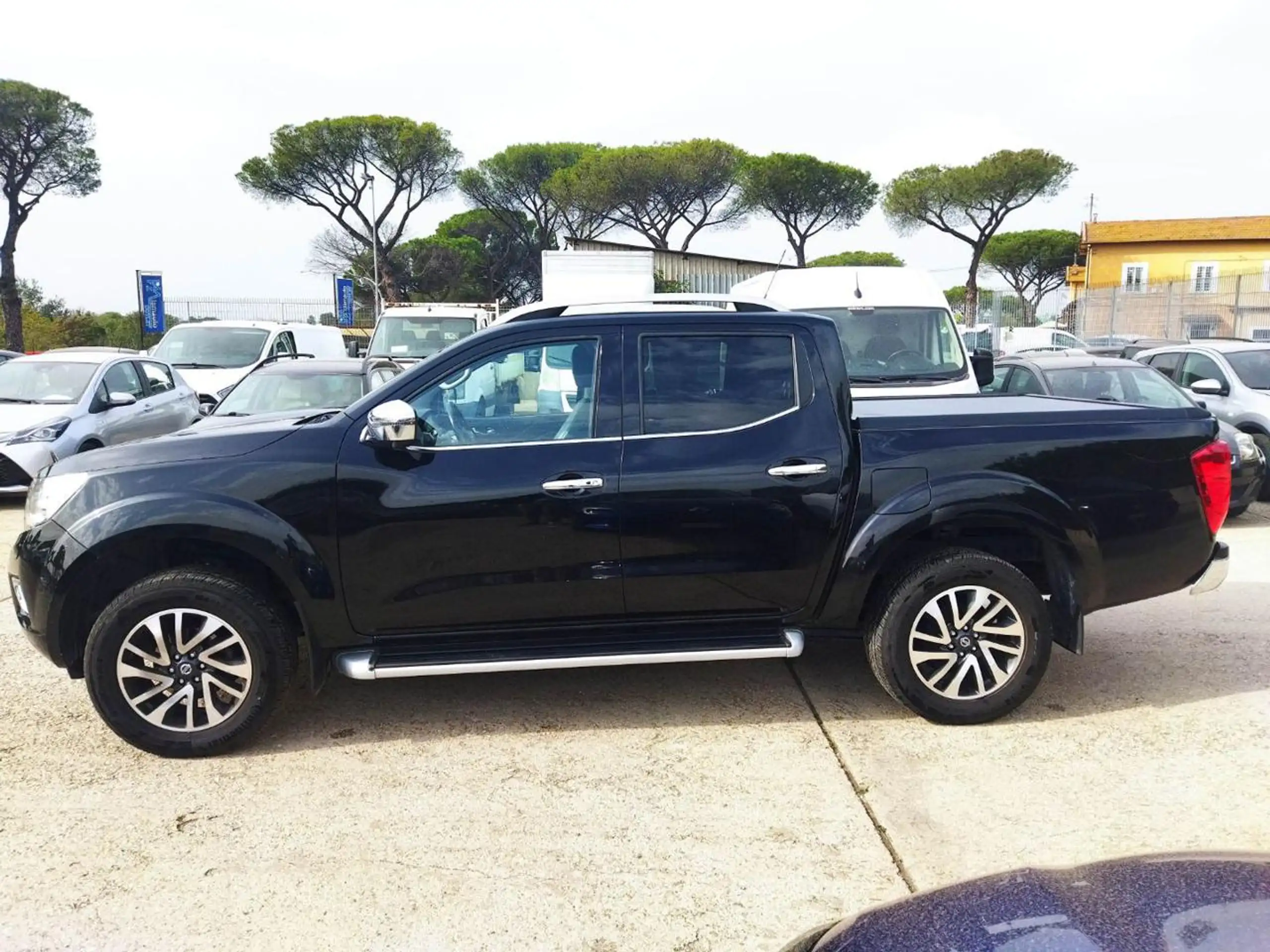 Nissan - Navara