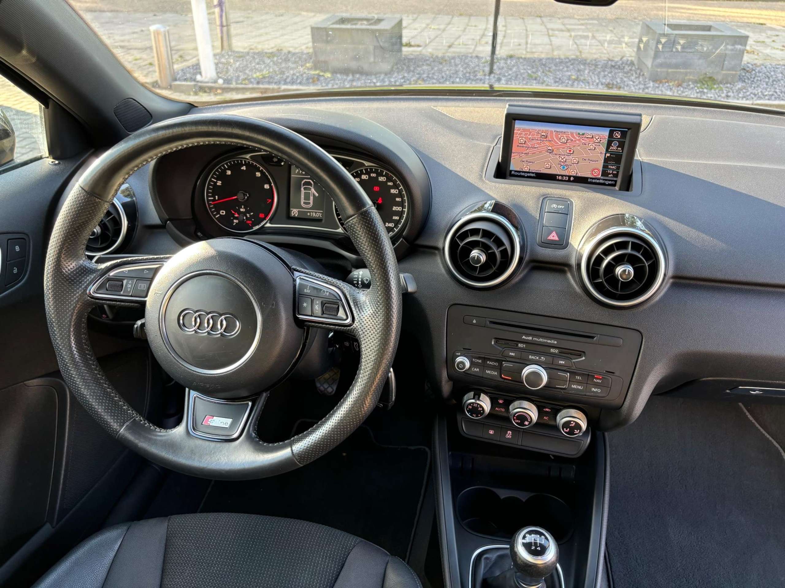 Audi - A1