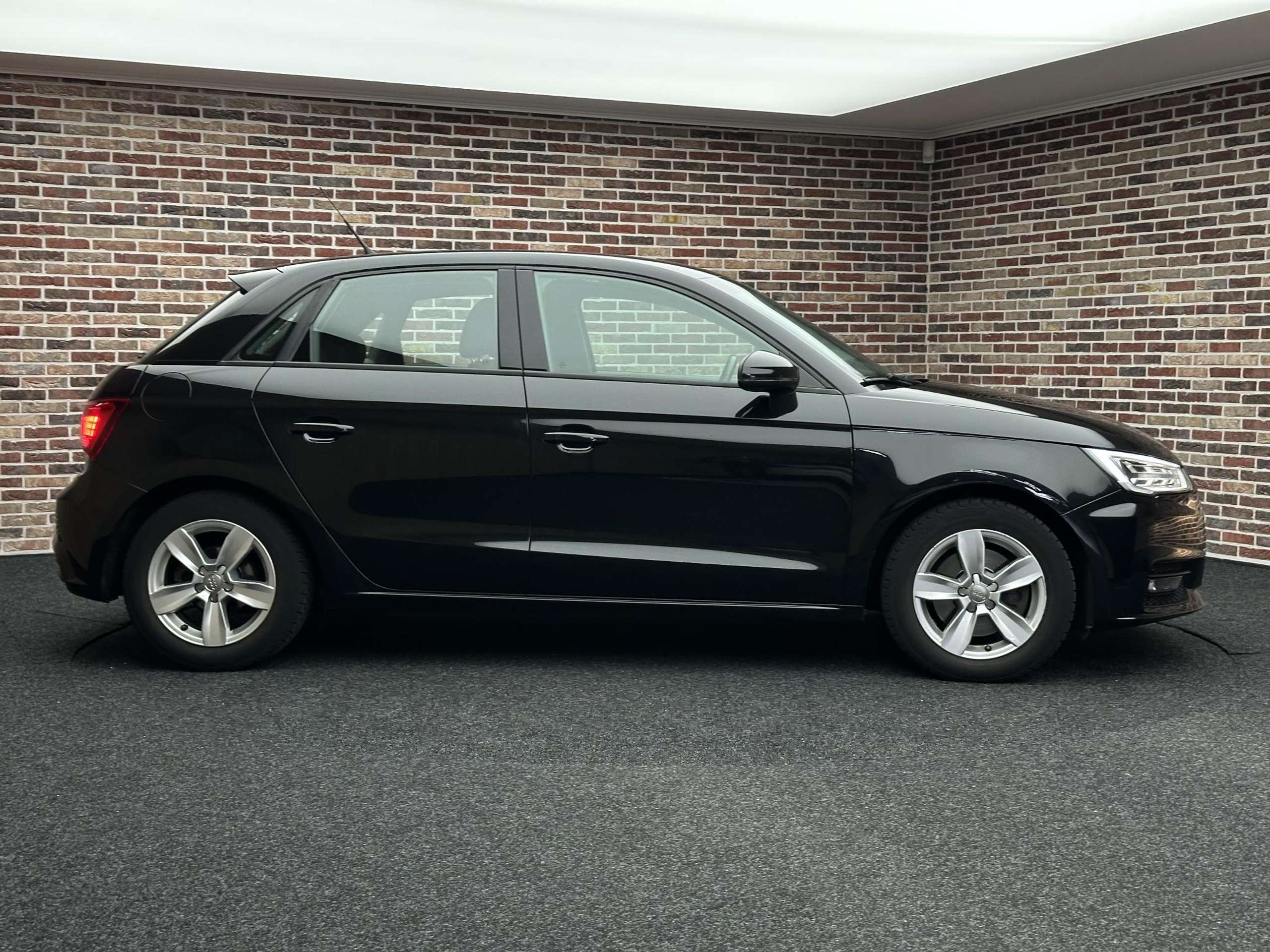 Audi - A1