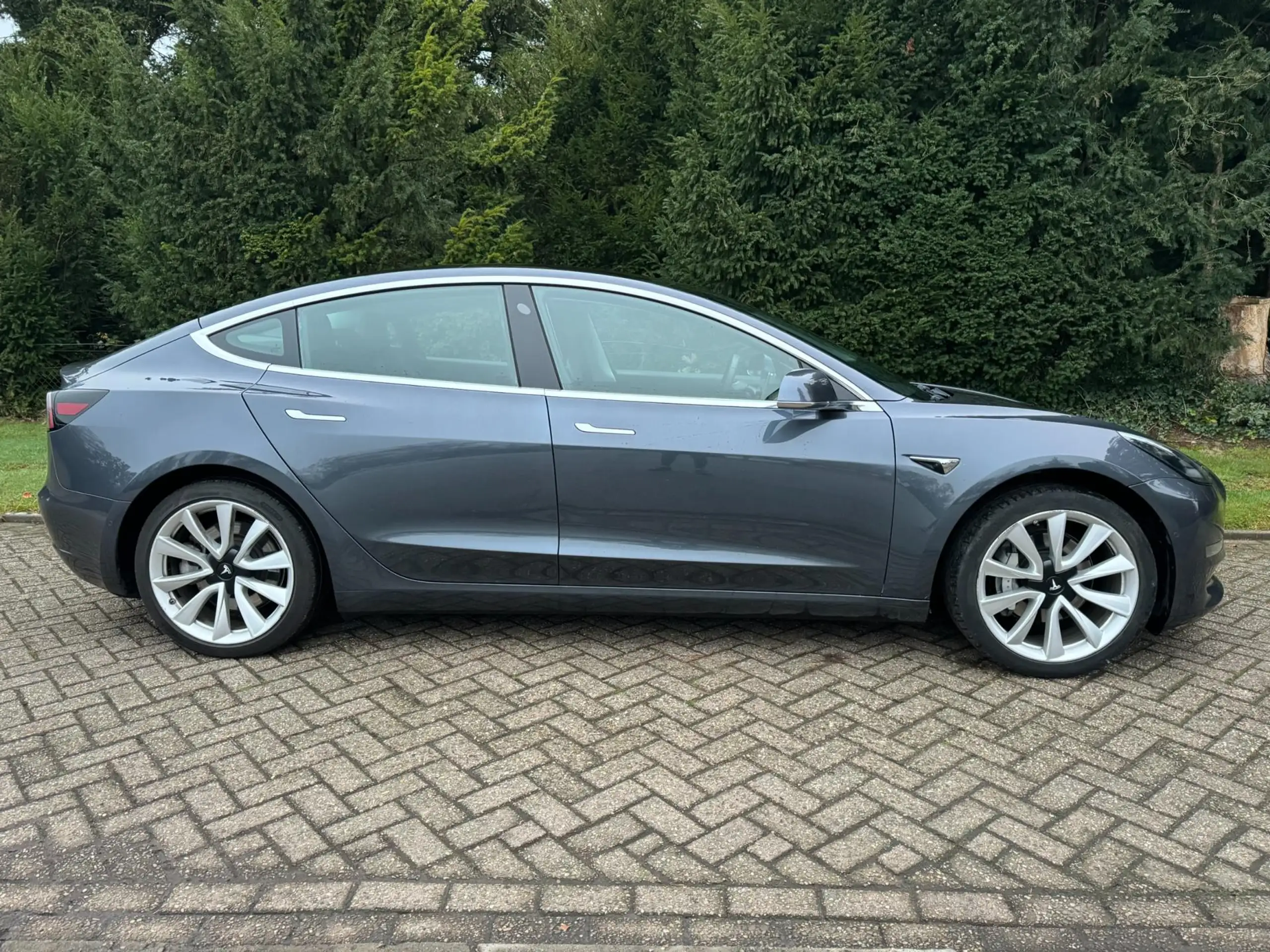 Tesla - Model 3