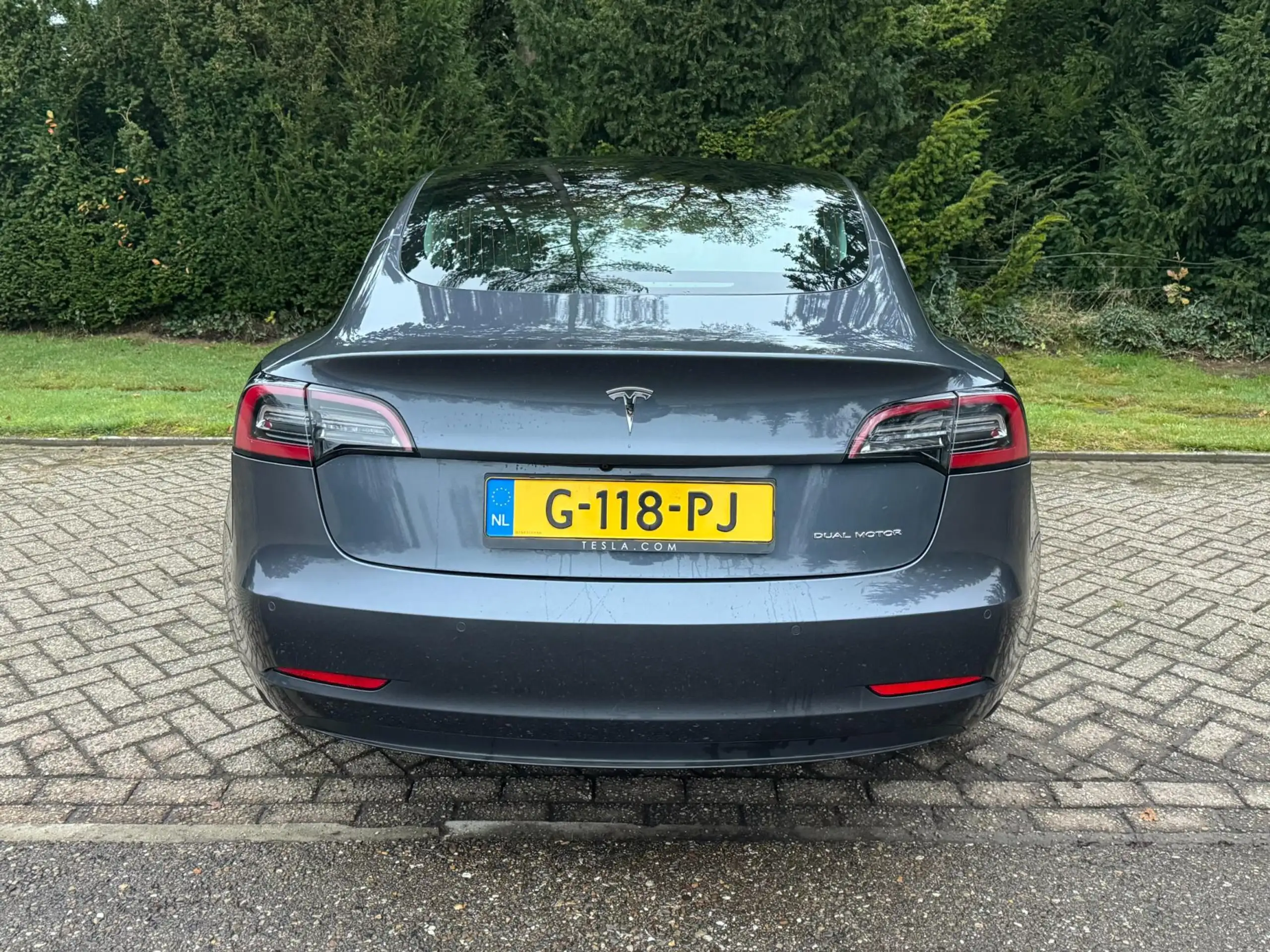 Tesla - Model 3