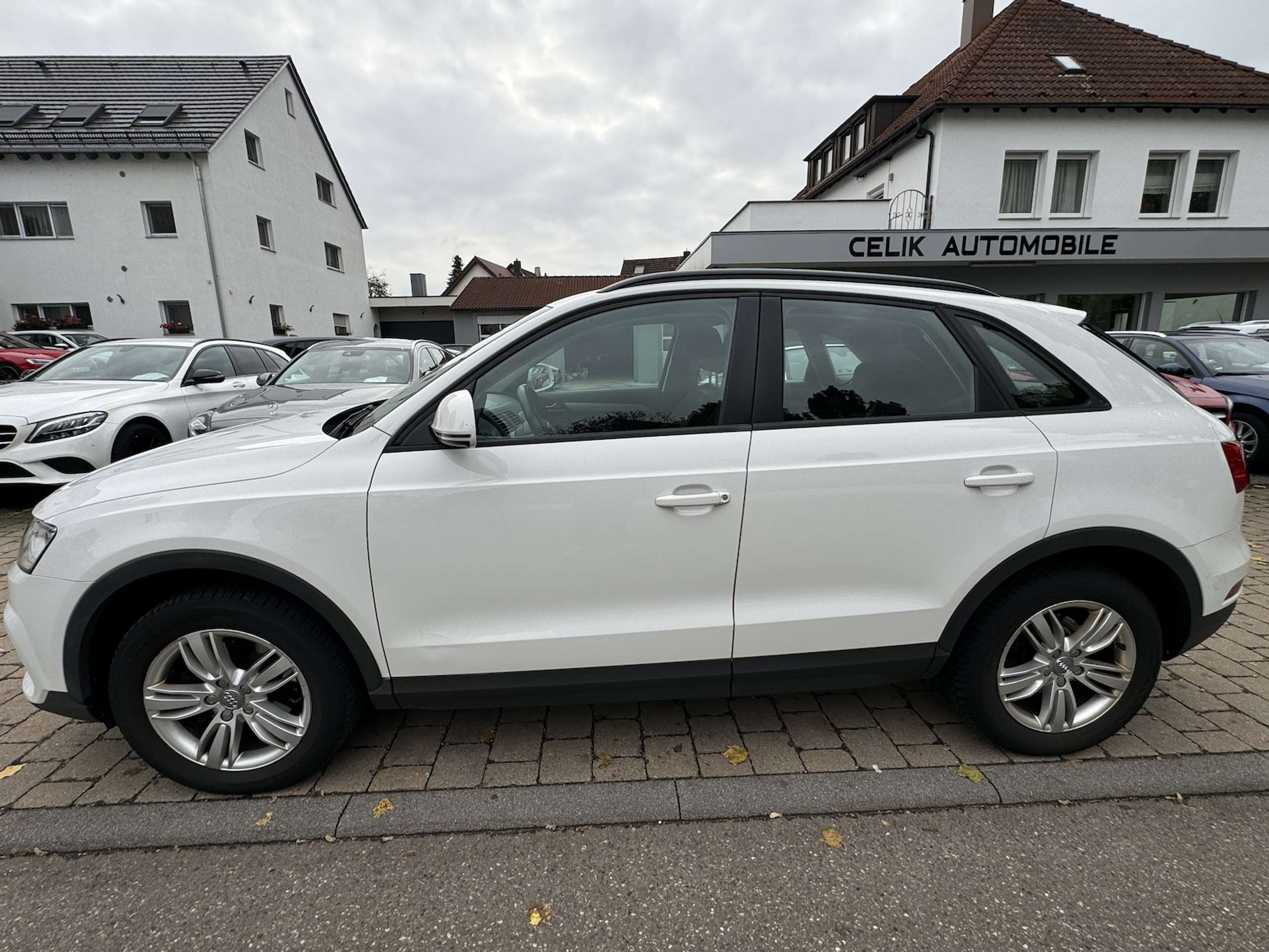 Audi - Q3