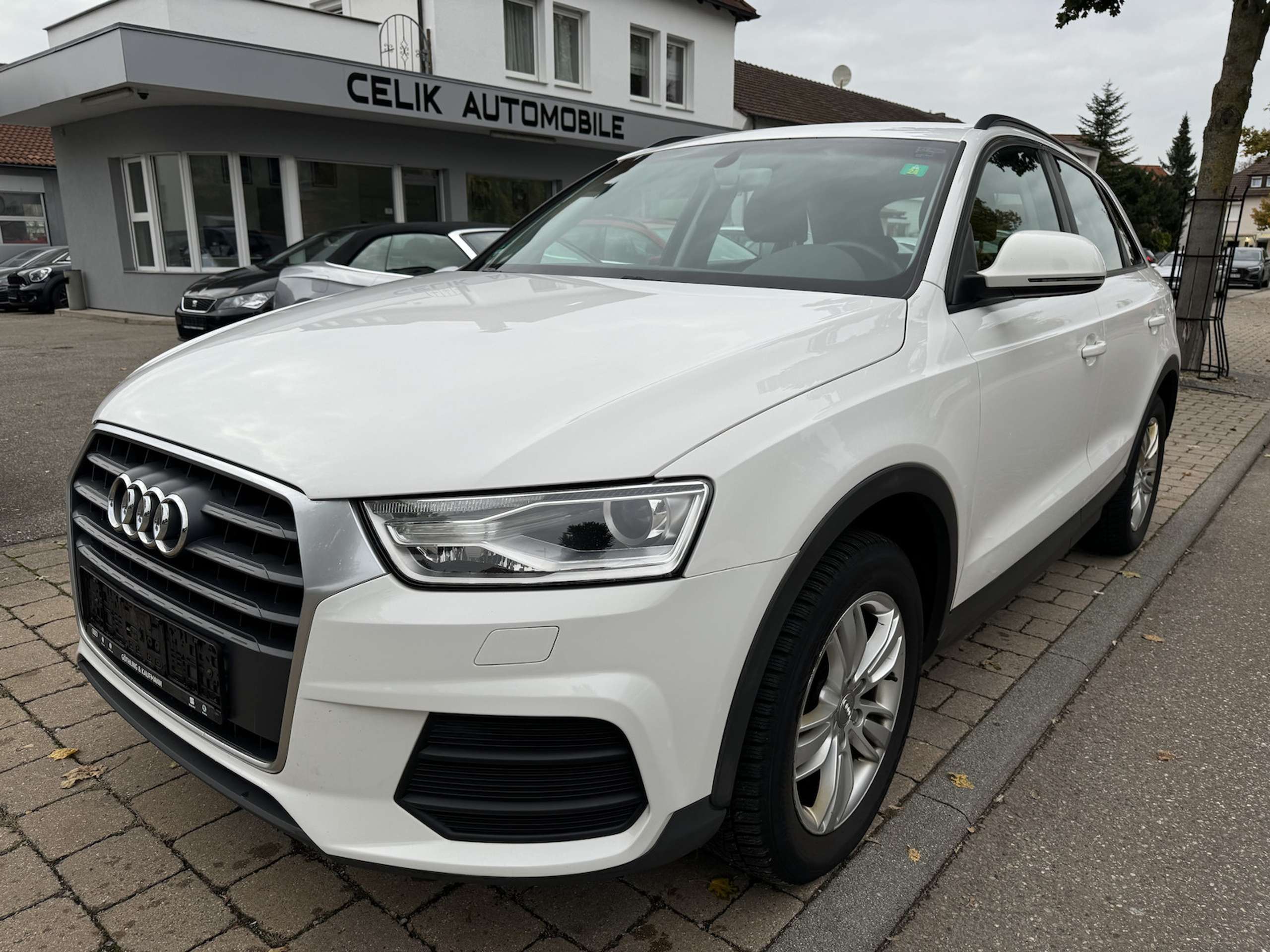 Audi - Q3